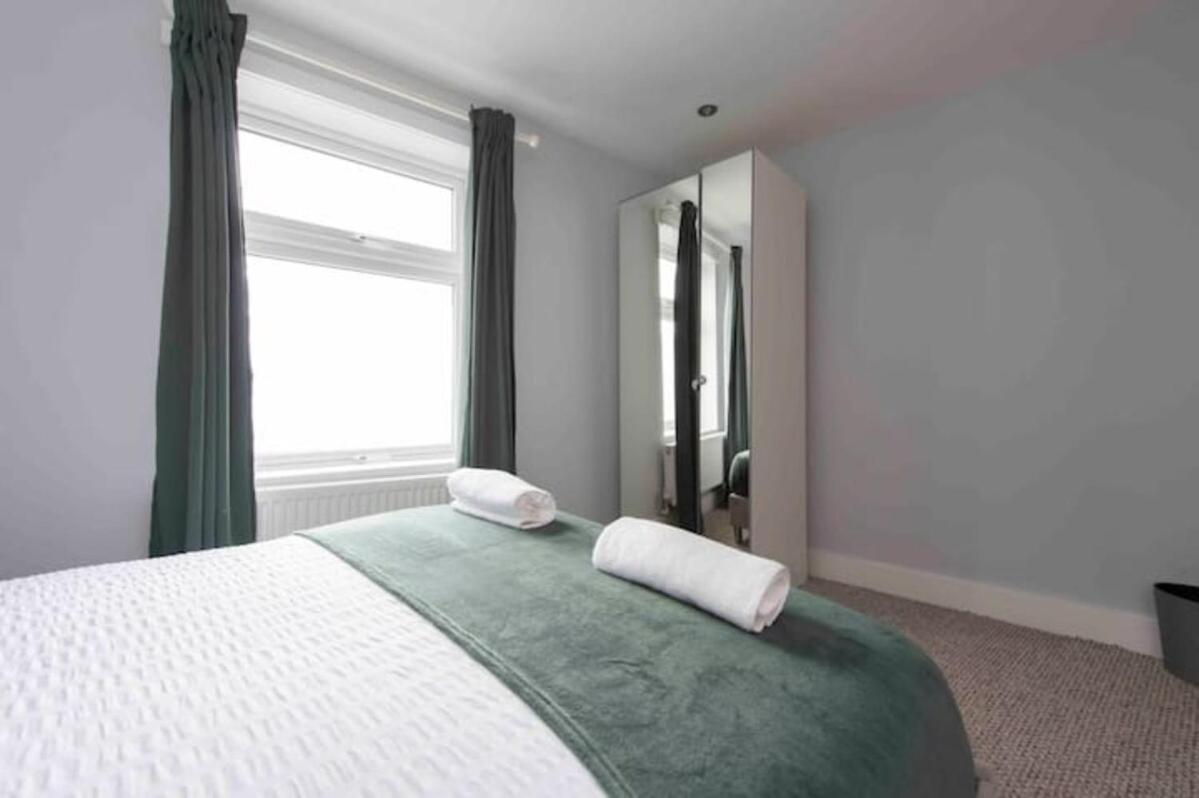 2 Bed House In Woolwich * London