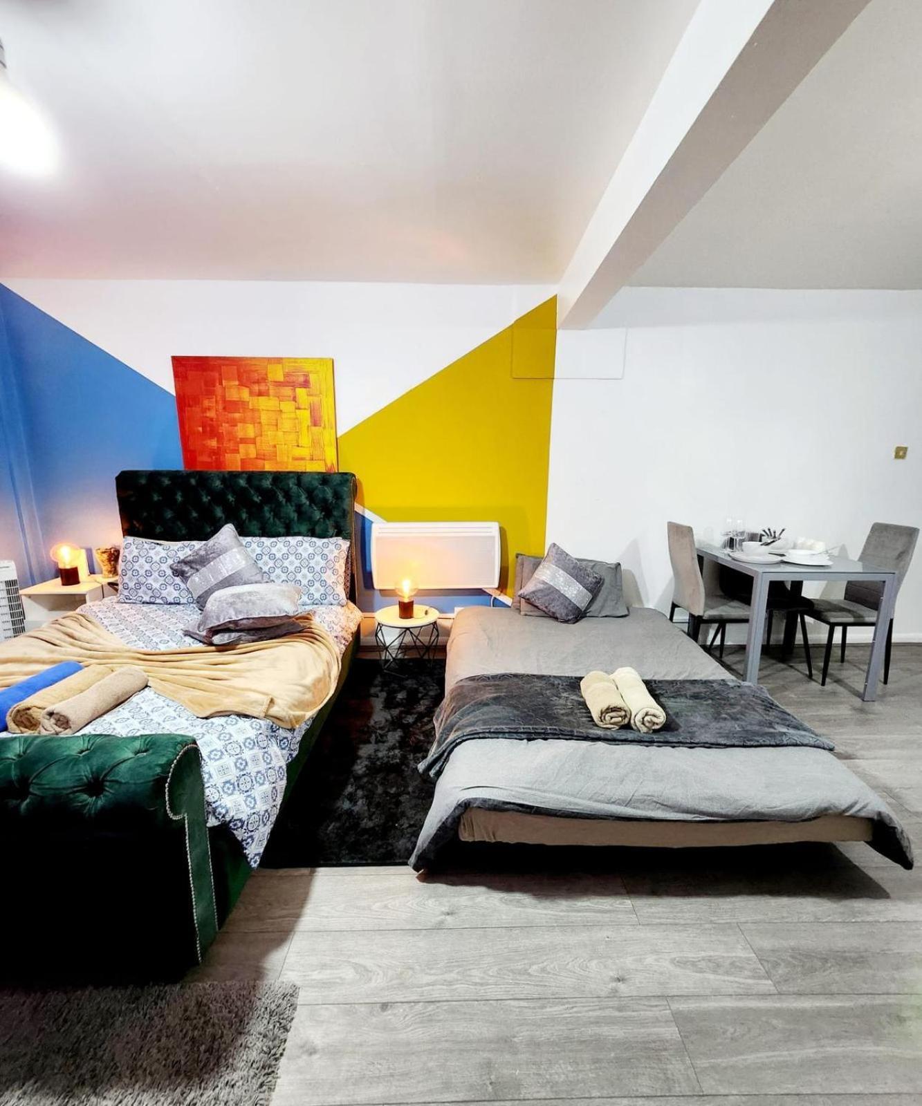 New Deluxe Apt-2 Apartment London