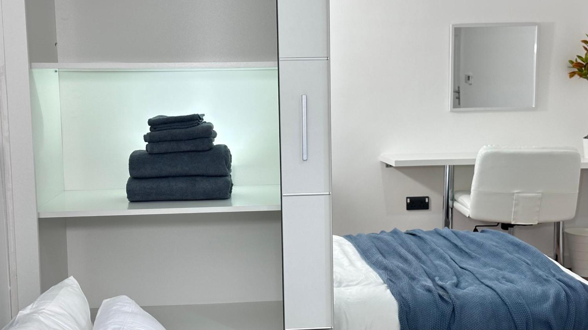 Retreat - 2 Bedroom House * London