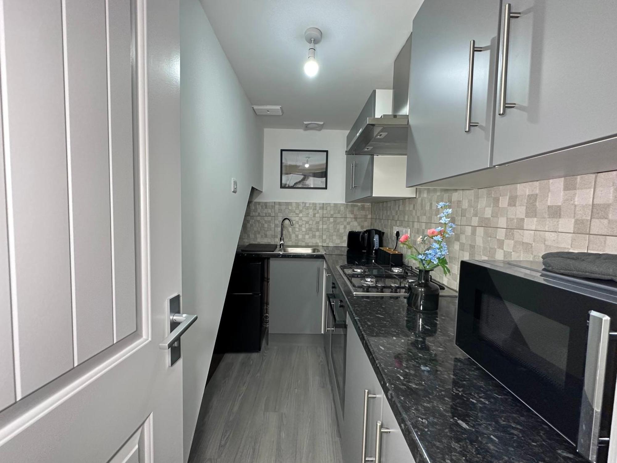 Retreat - 2 Bedroom House London