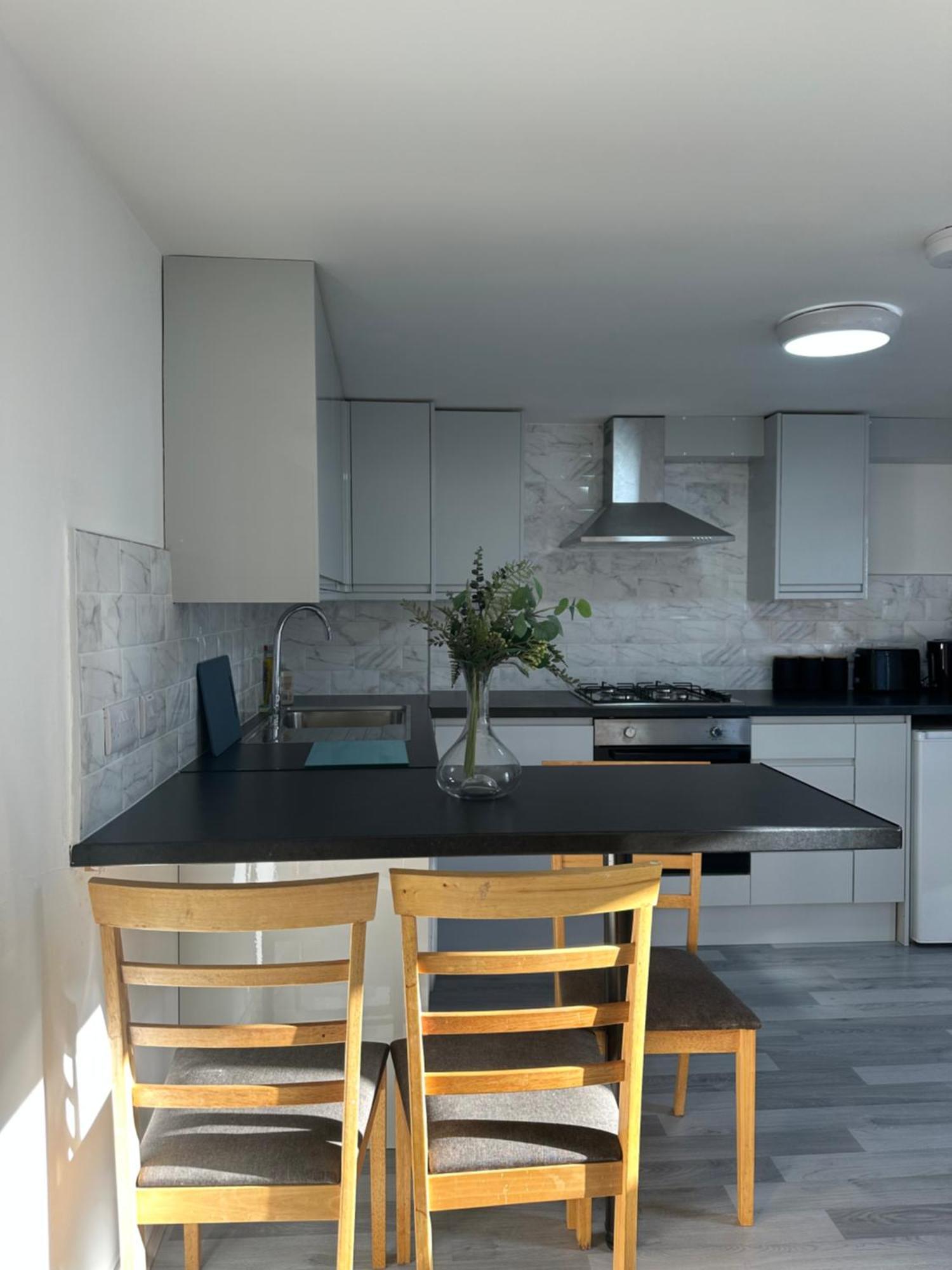 Appartement Luxury 2 Bedroom In *