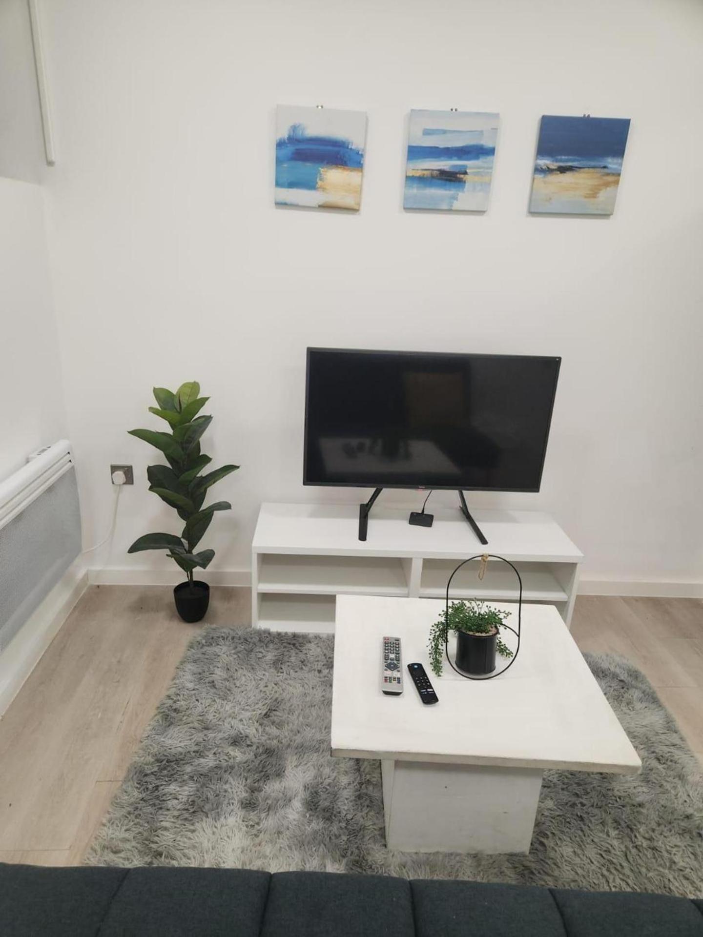 Sleeps 4 Cosy In Golder Greens Nw11 London