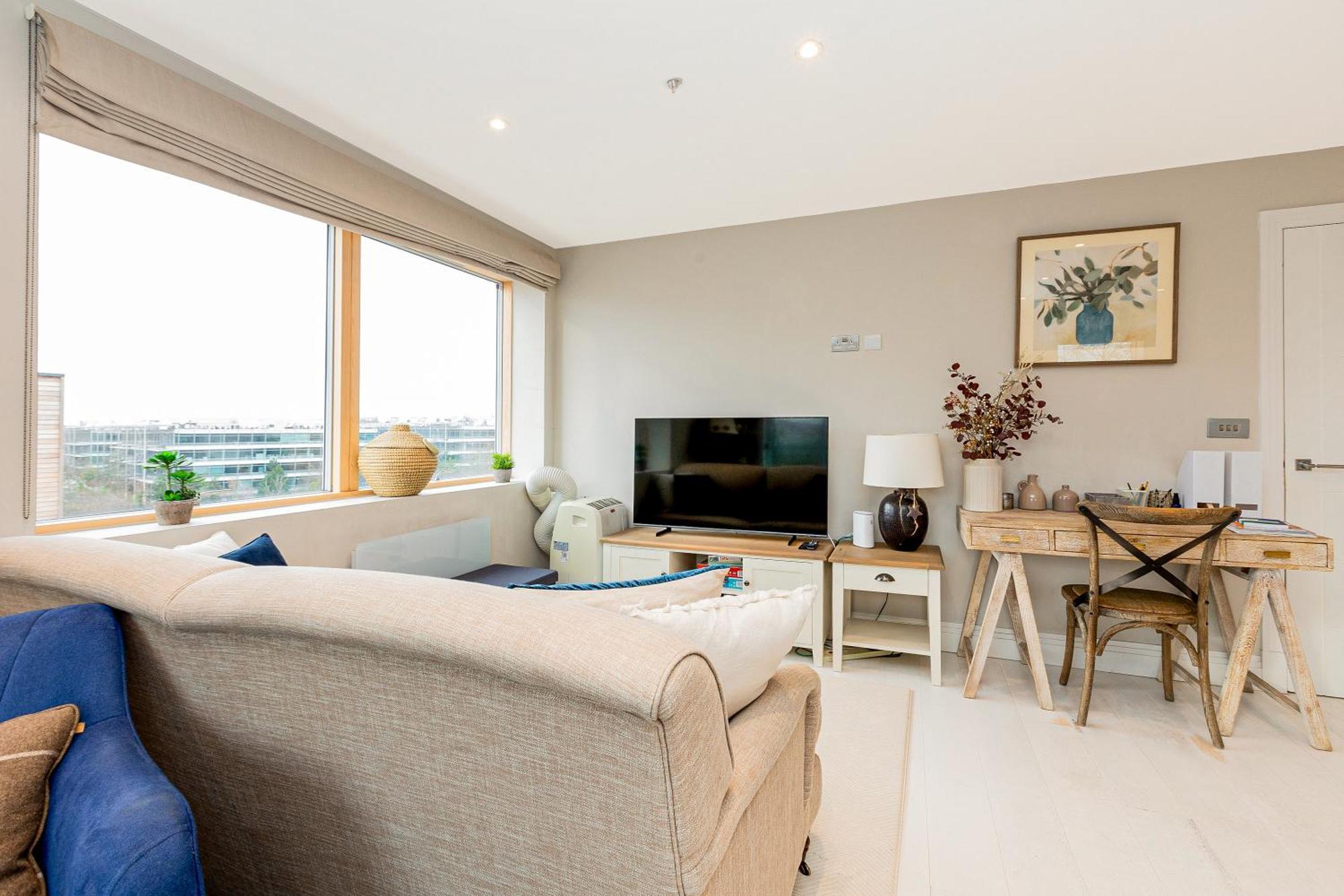 Apartment Stylish 2br Flat, 6 Min Chiswick Park Tube London