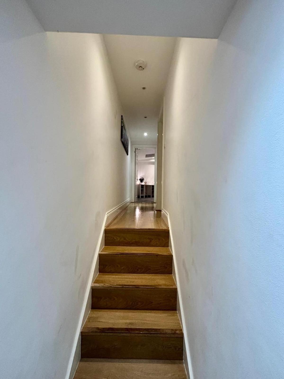 Sleep 12 In Brixton - 15 Mins From Station Bt4 Appartement Londen