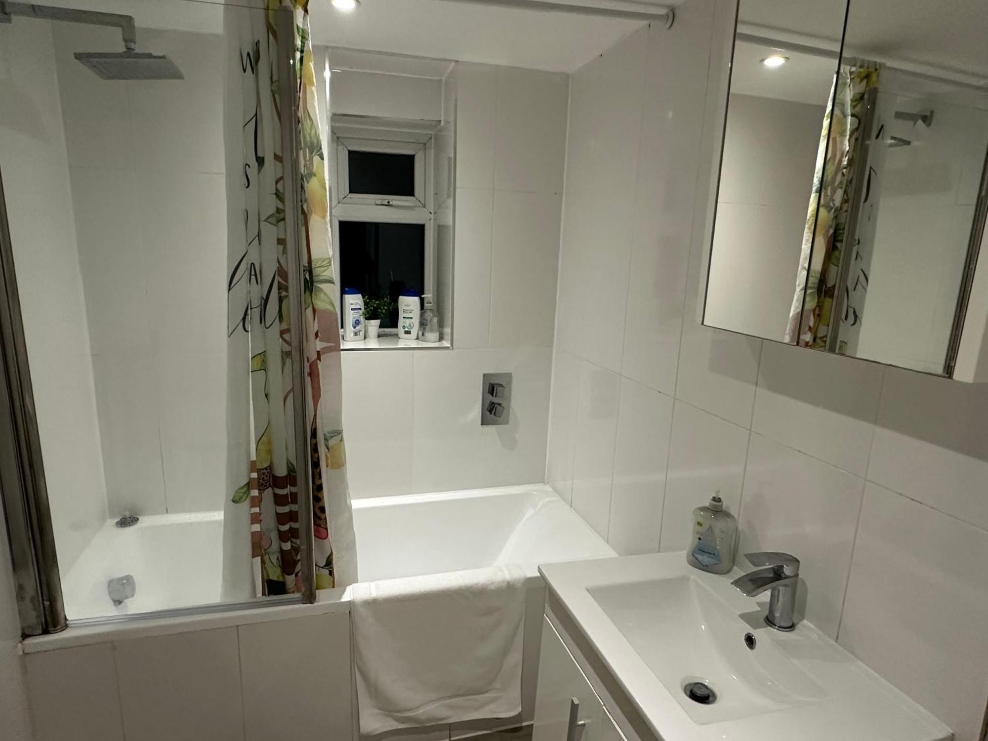 Mornington Crescent Apartment *