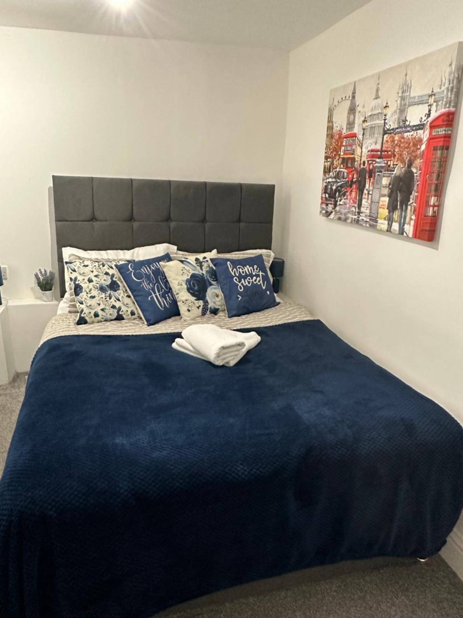 Mornington Crescent Apartment *