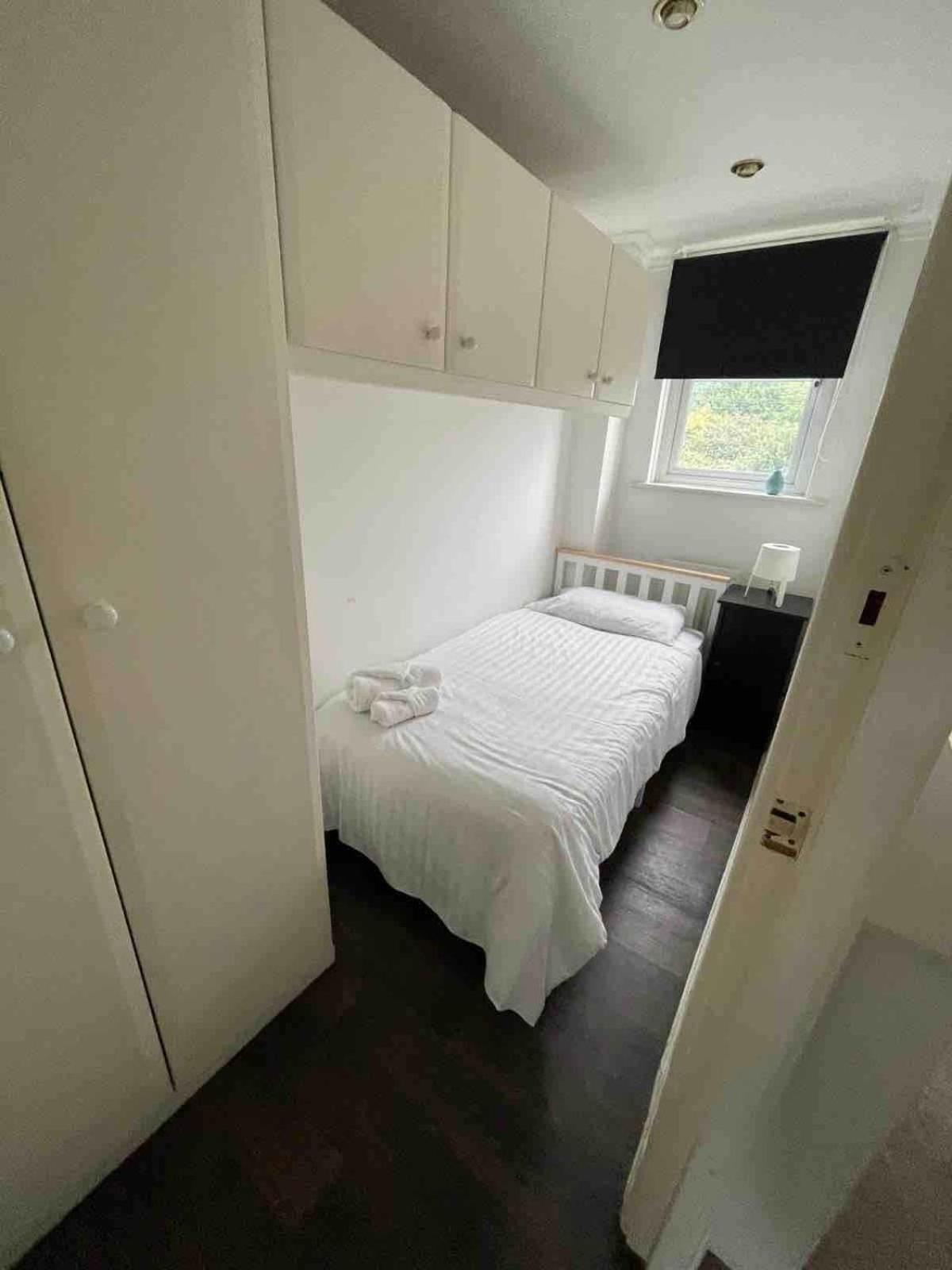 3 Bed Home, Free Parking & Self Check In