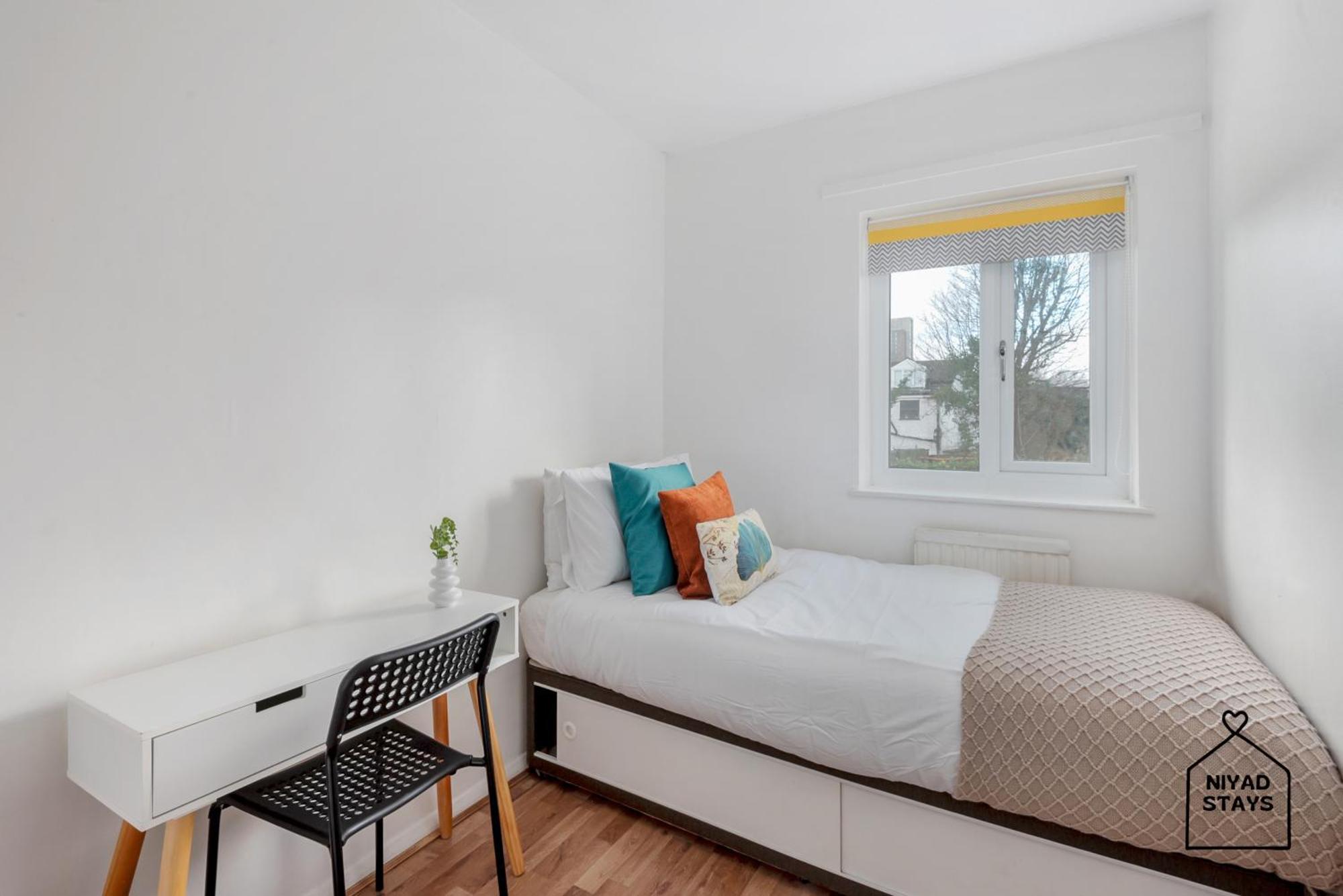 Hale Lodge, Comfy For Families And Contractors