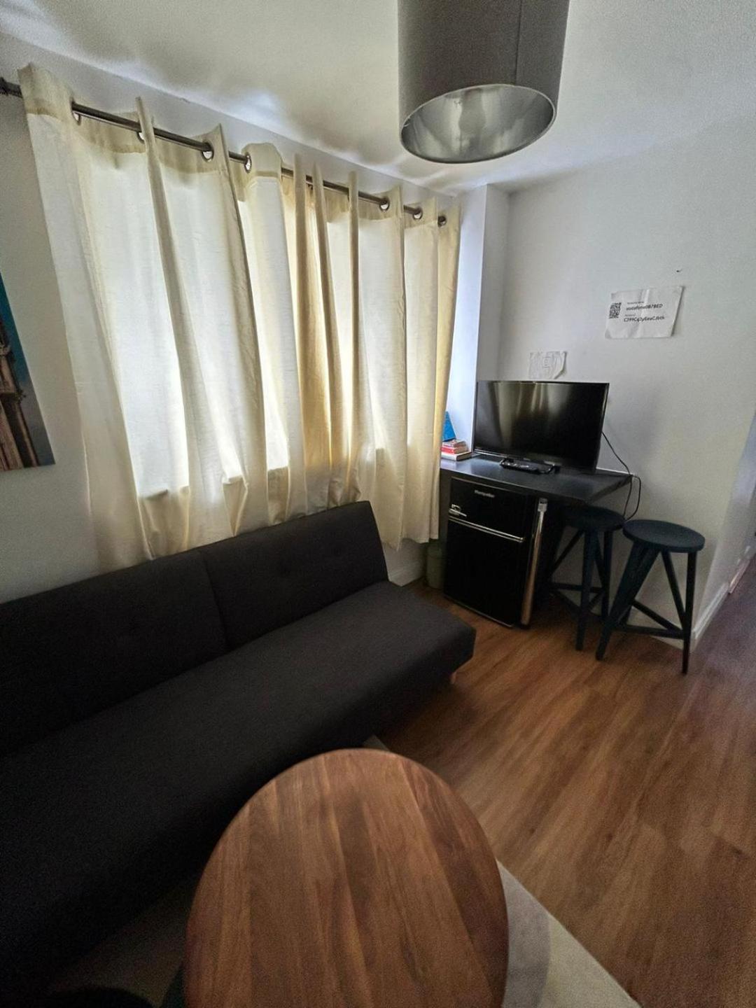 Beautiful Flat Near * London