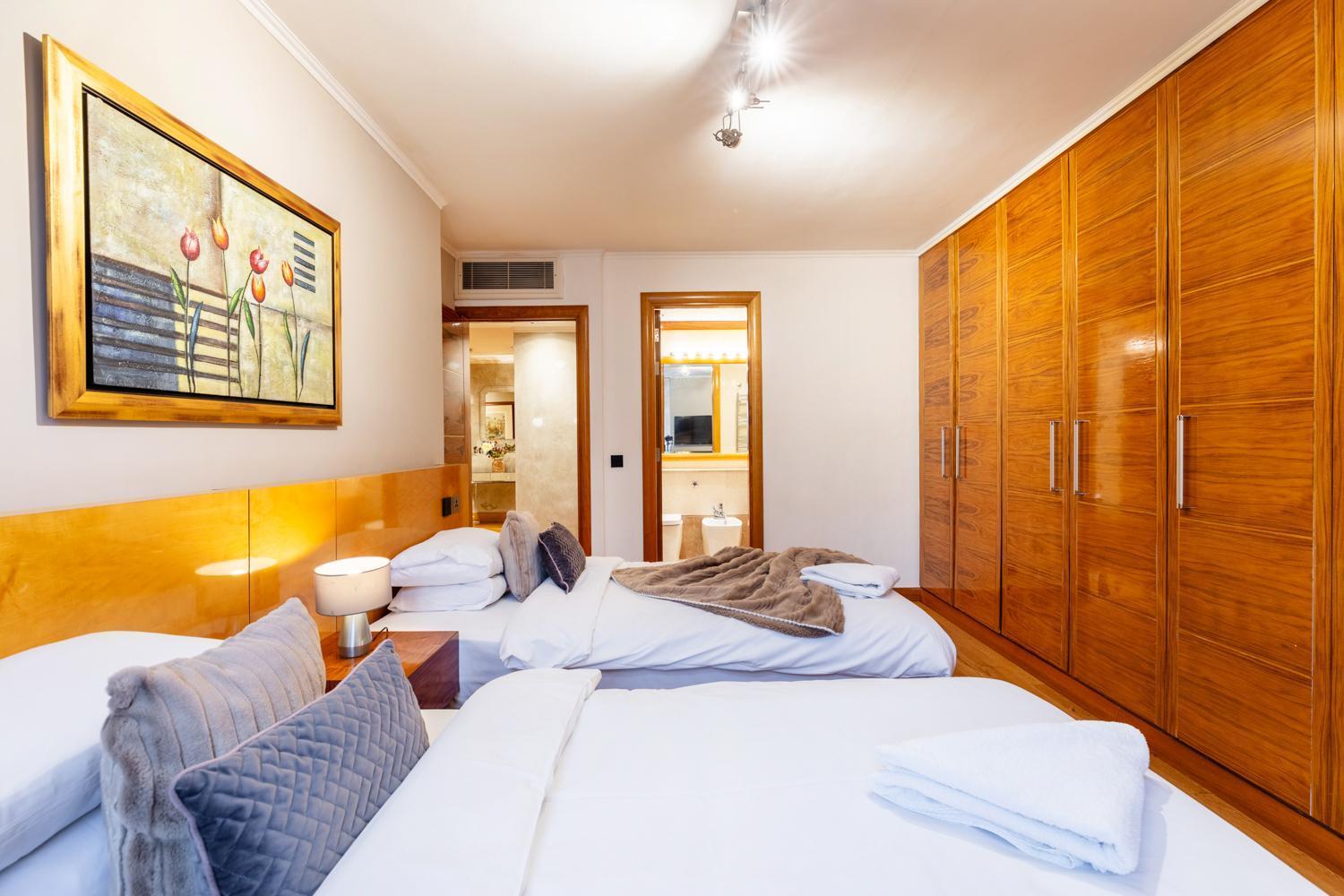 Mayfair Deluxe *