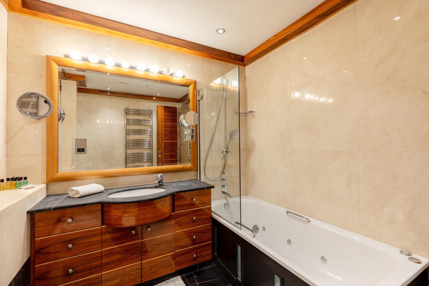 Apartment Mayfair Deluxe