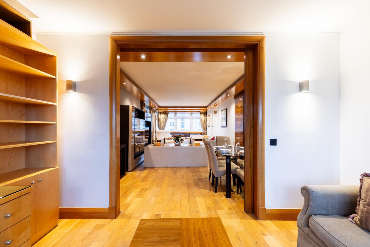 Mayfair Deluxe Apartment
