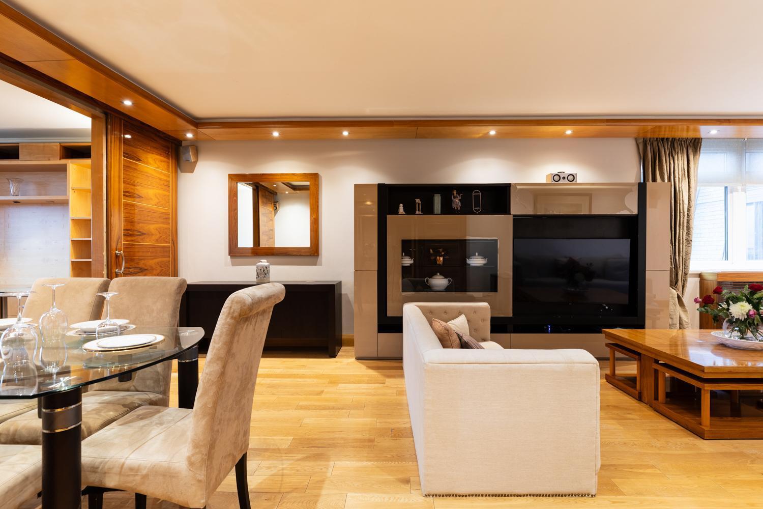 Mayfair Deluxe *