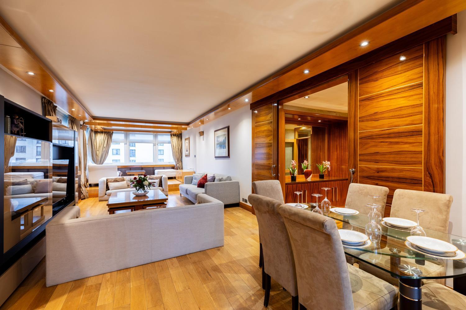 Mayfair Deluxe *