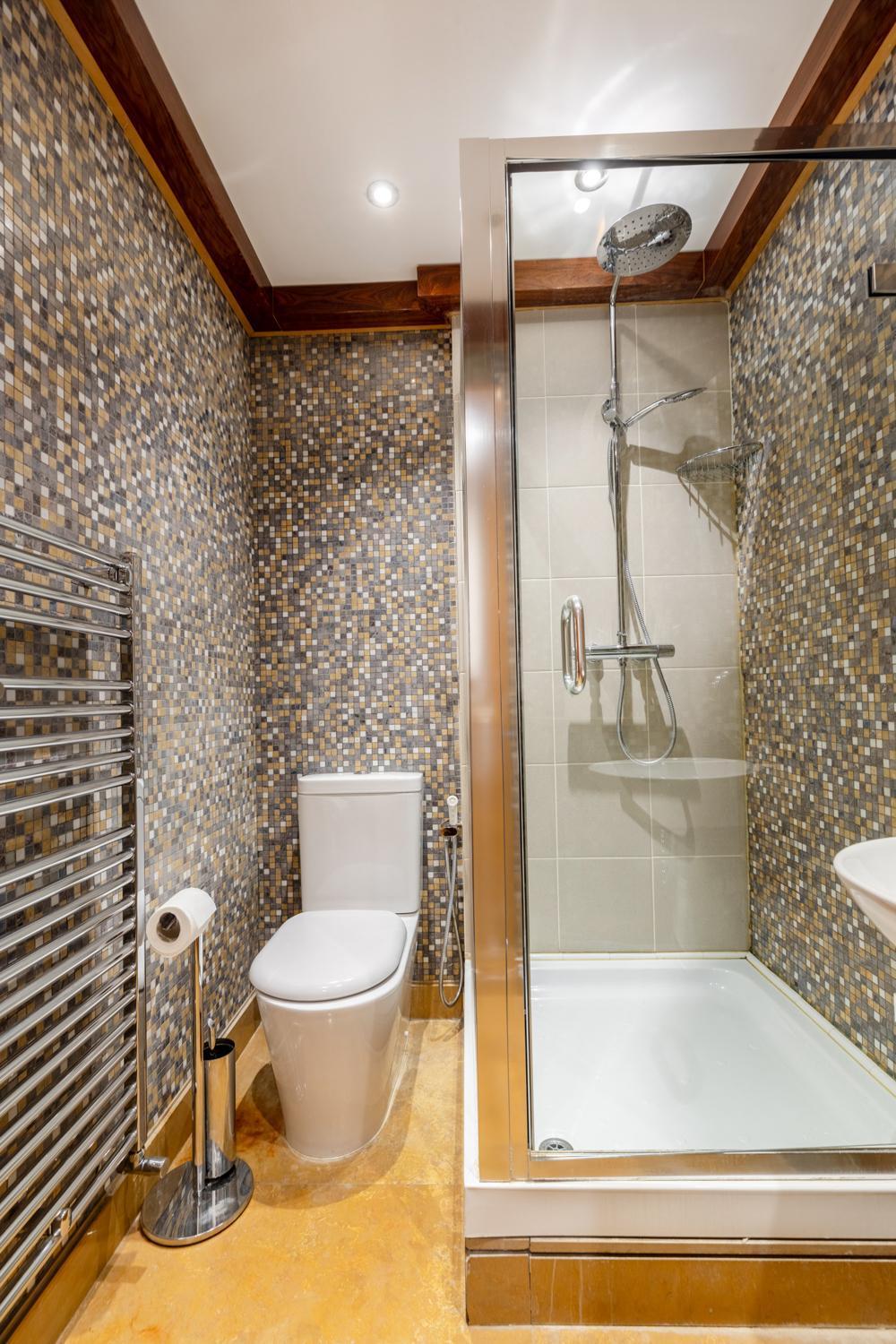 Mayfair Deluxe