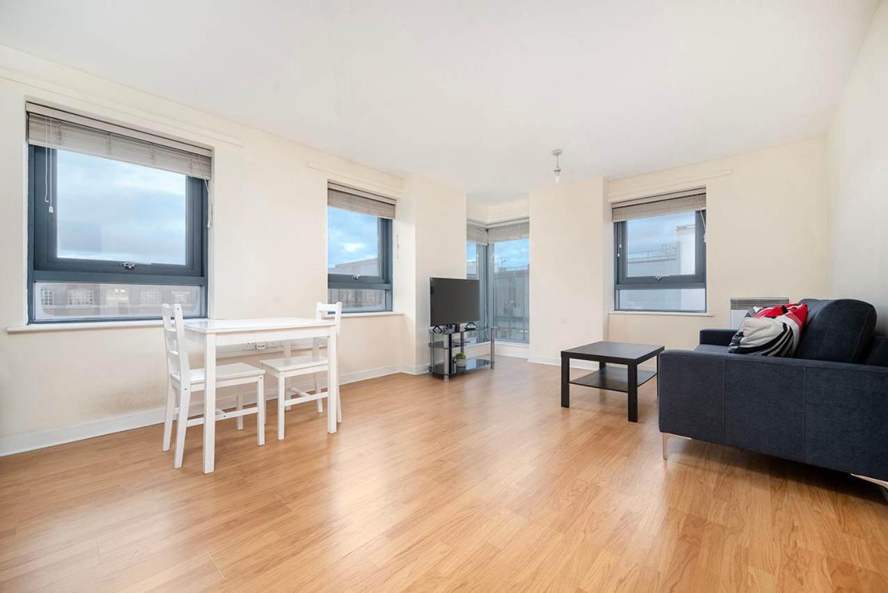 Charming Flat Close To Stadium