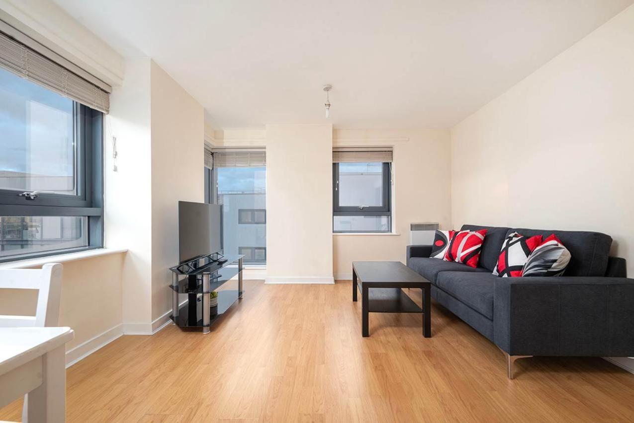 Charming Flat Close To Stadium *