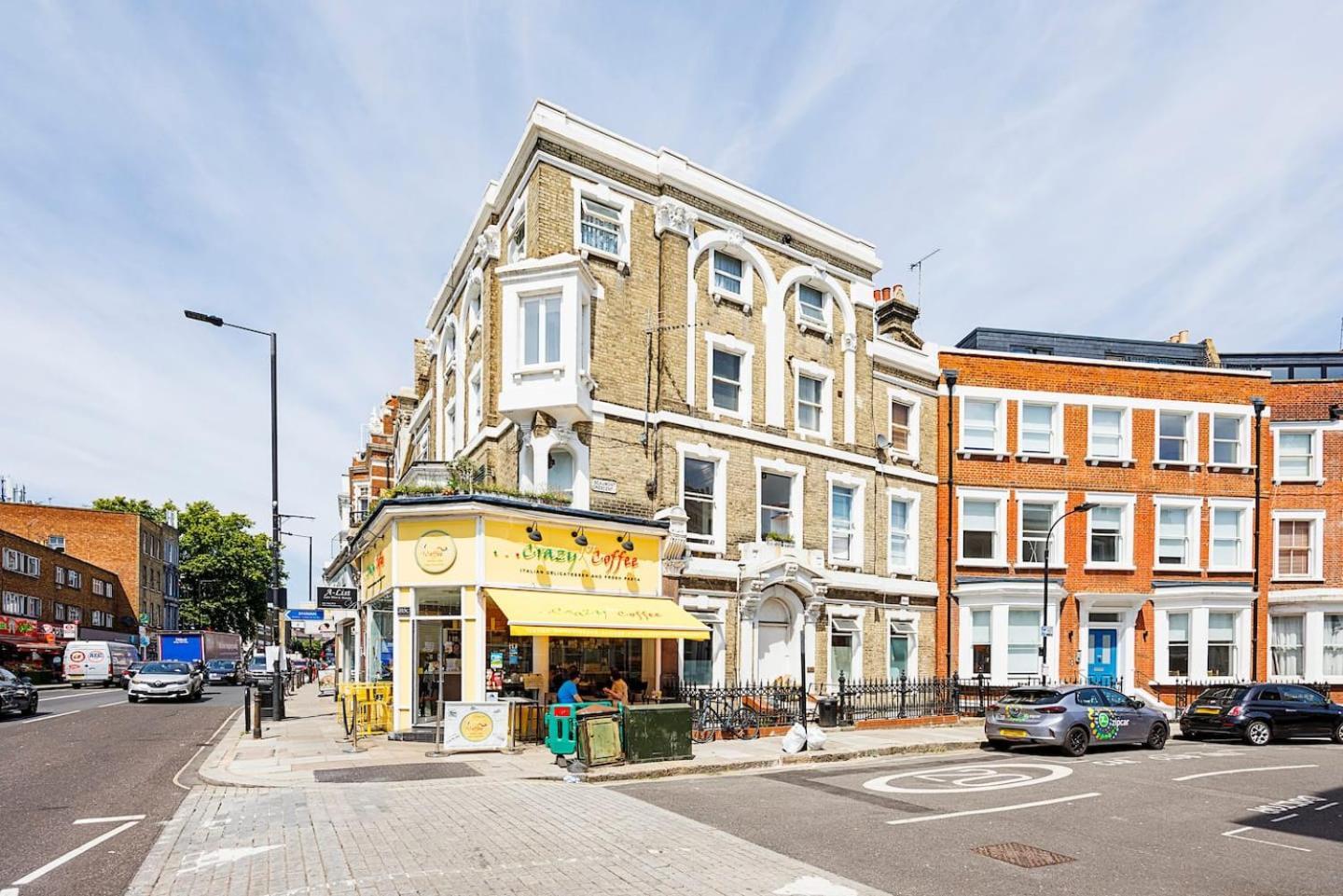 3 Bed 3 Bathroom Flat In Kensington A * Londen