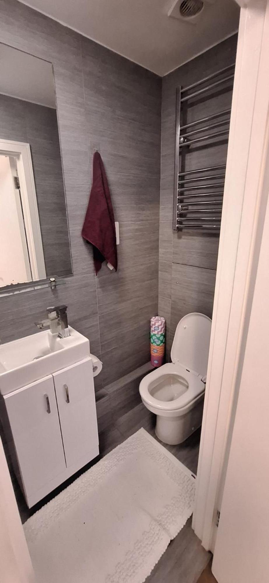 Cozy En-suite In In Shared Flat Privatunterkunft *