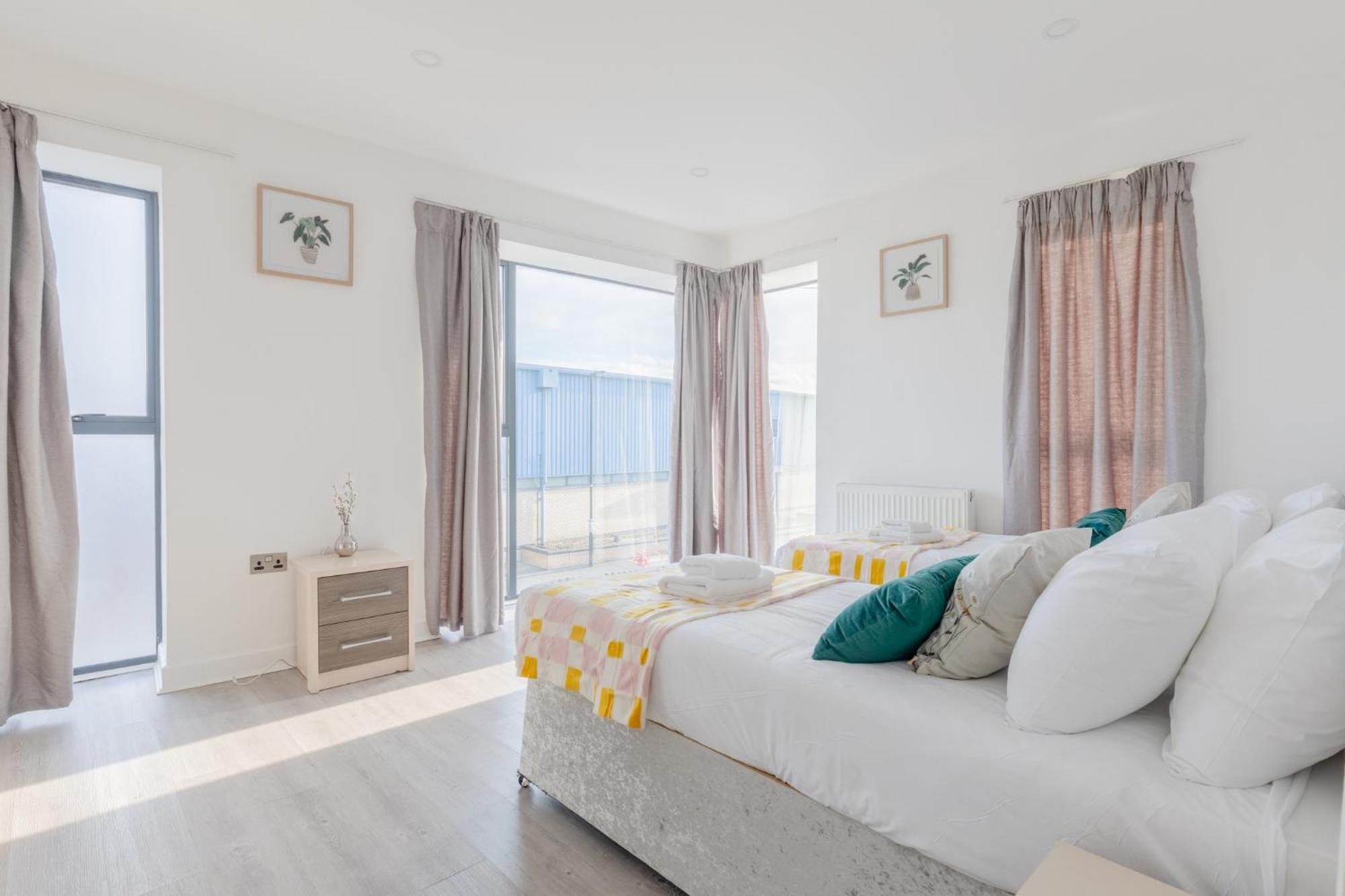 Spacious 3bd Flat Near Airport London