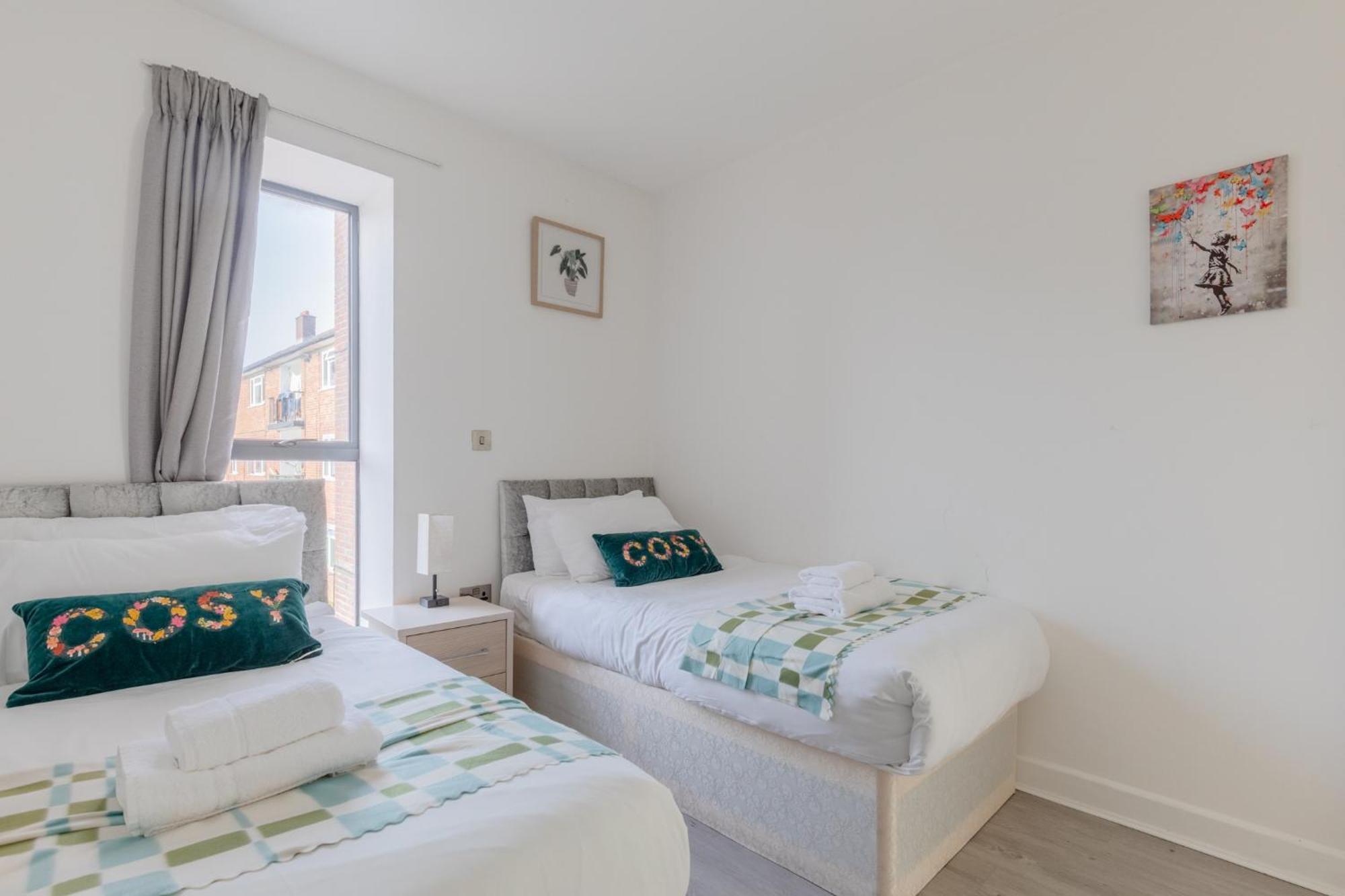 Spacious 3bd Flat Near Airport London