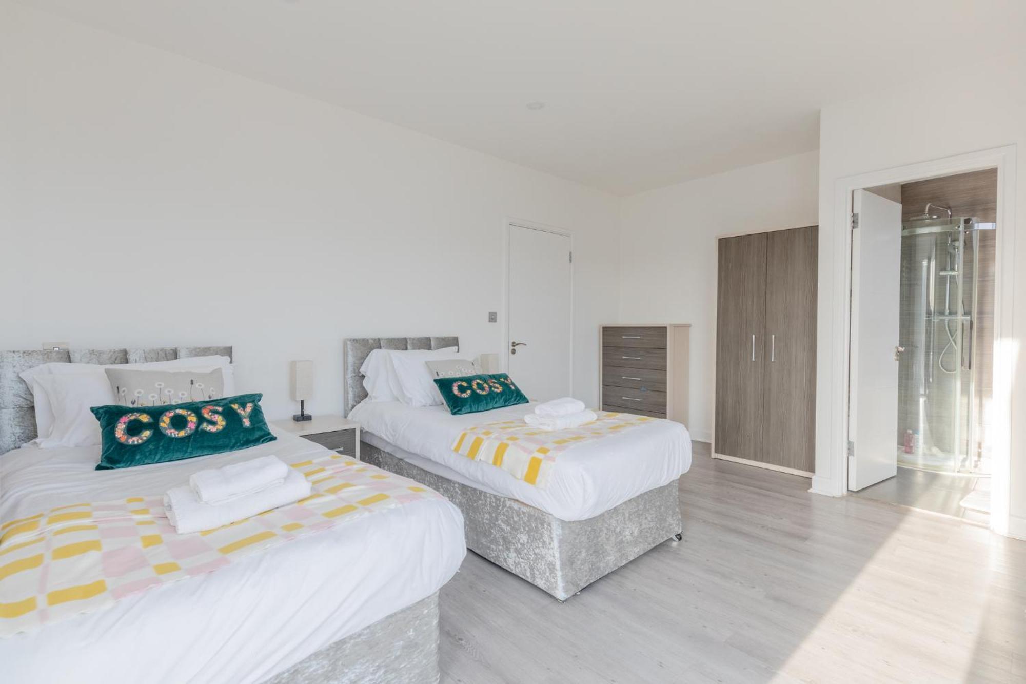 Spacious 3bd Flat Near Airport London
