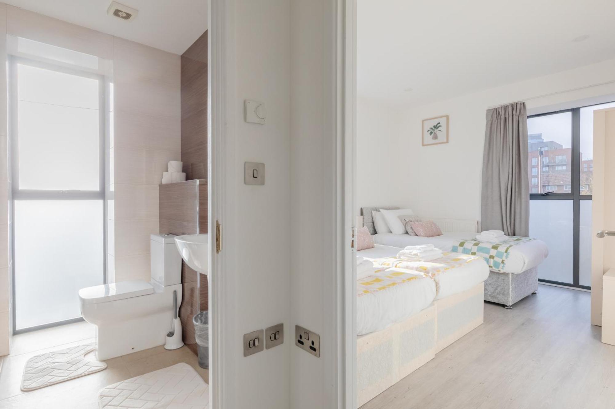 Spacious 3bd Flat Near Airport Apartment London