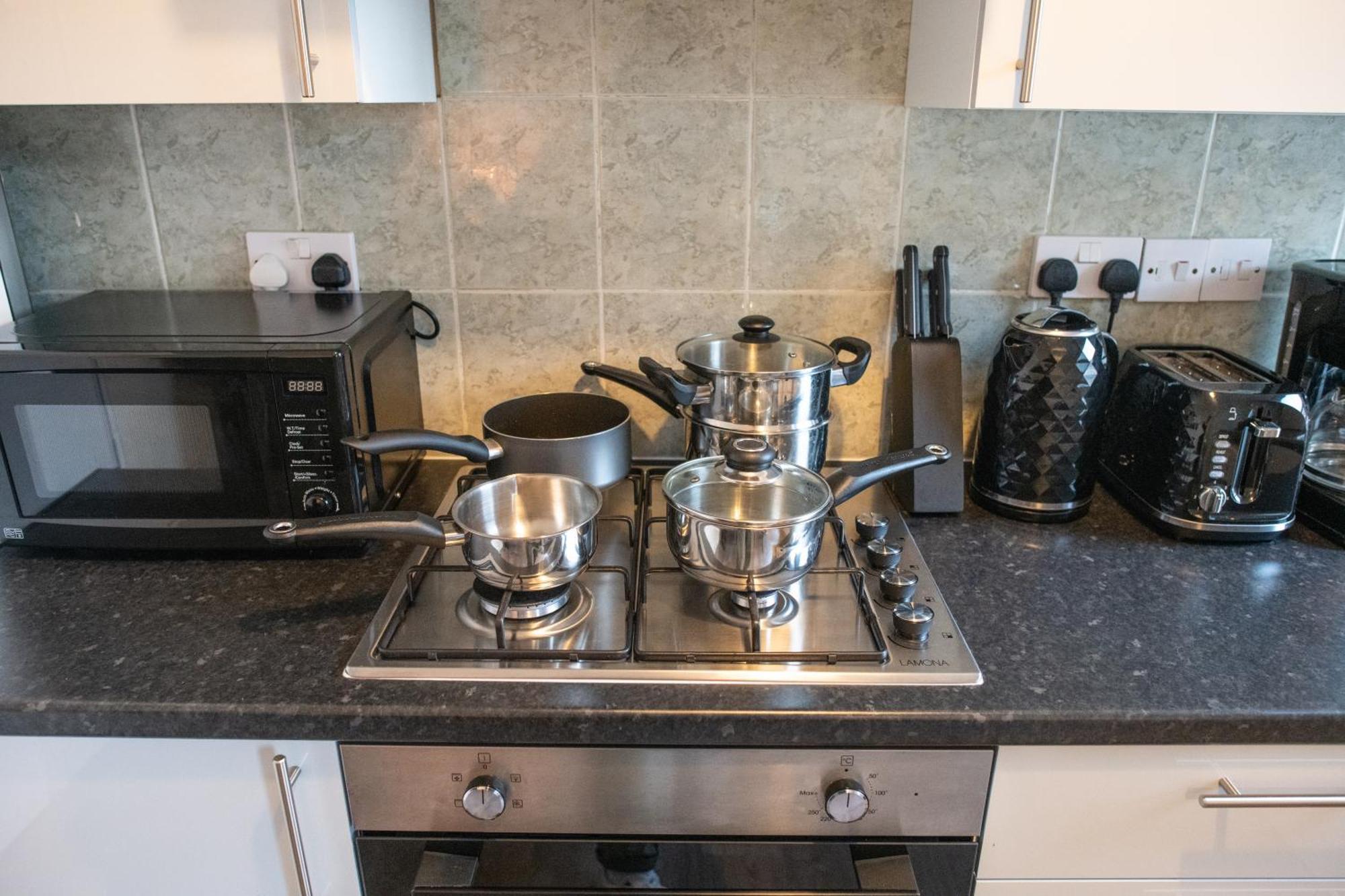 Ample Acton 4-bedroom Flat,ealing, West Apartment London