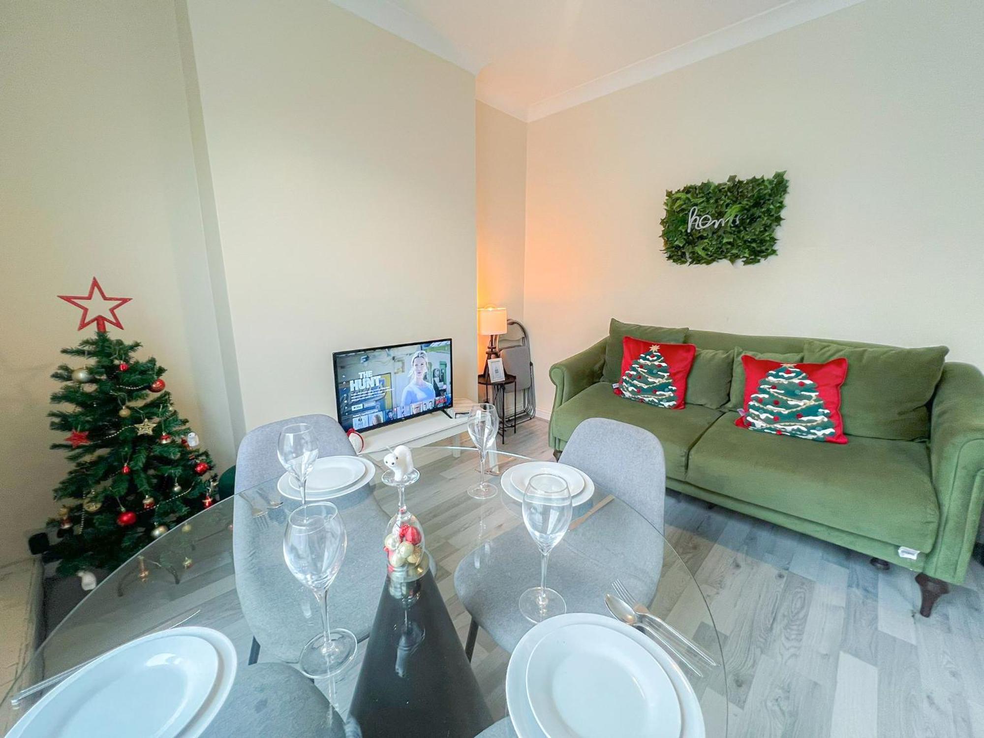 Ample Acton 4-bedroom Flat,ealing, West Apartment London