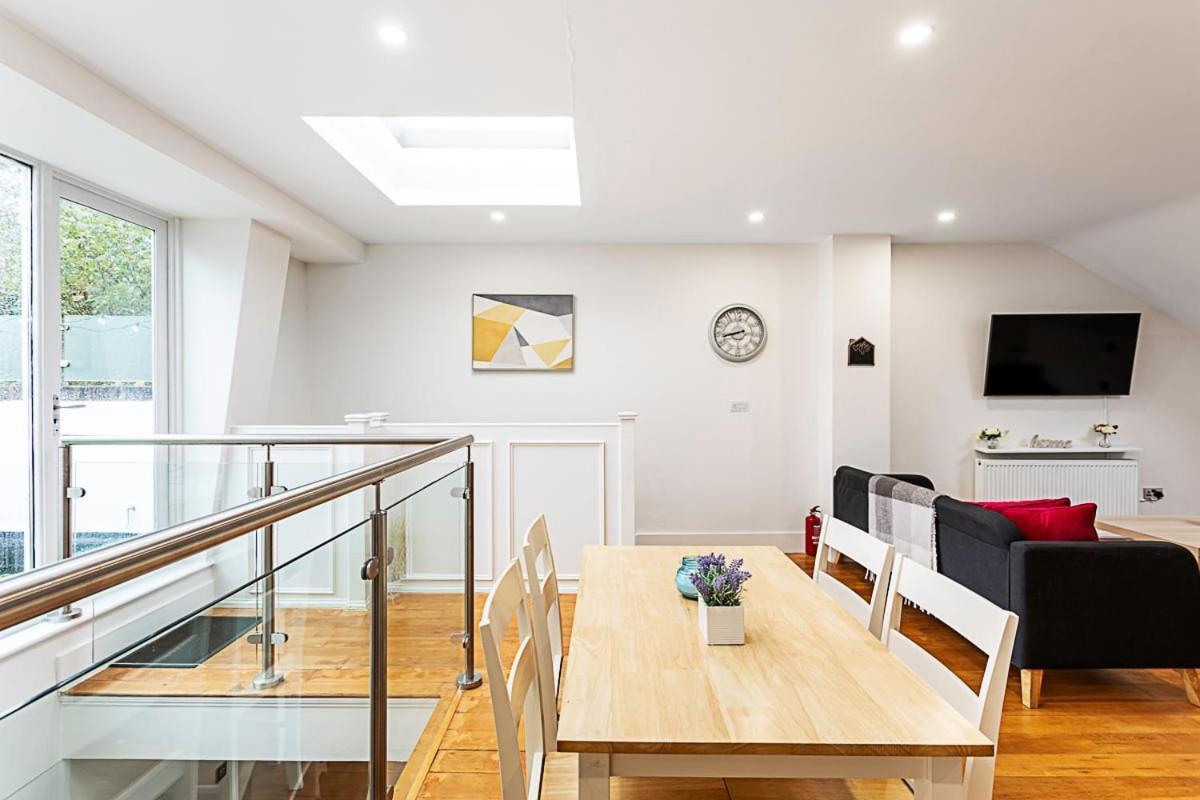 St Johns Hill Penthouse Apartment London