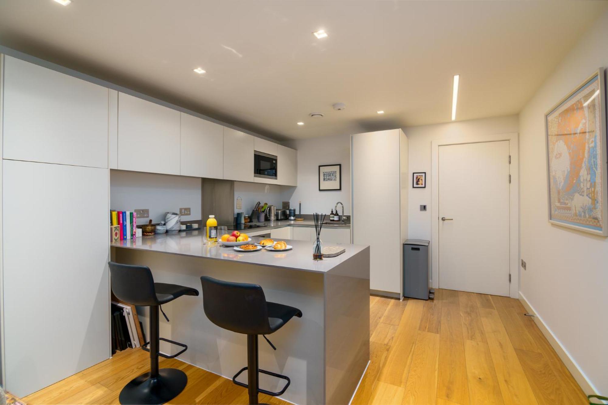 Elegant 2bd Flat Near Old Street, * London