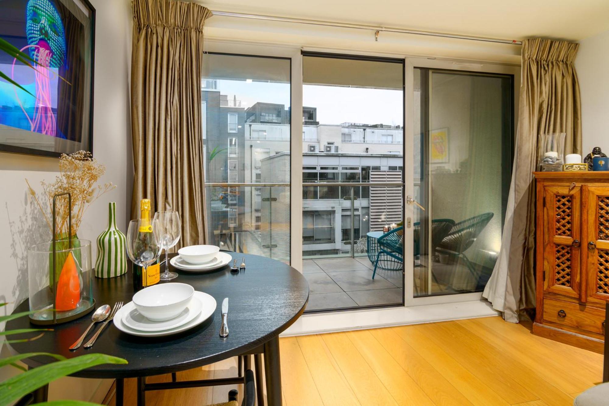 Elegant 2bd Flat Near Old Street, Apartment