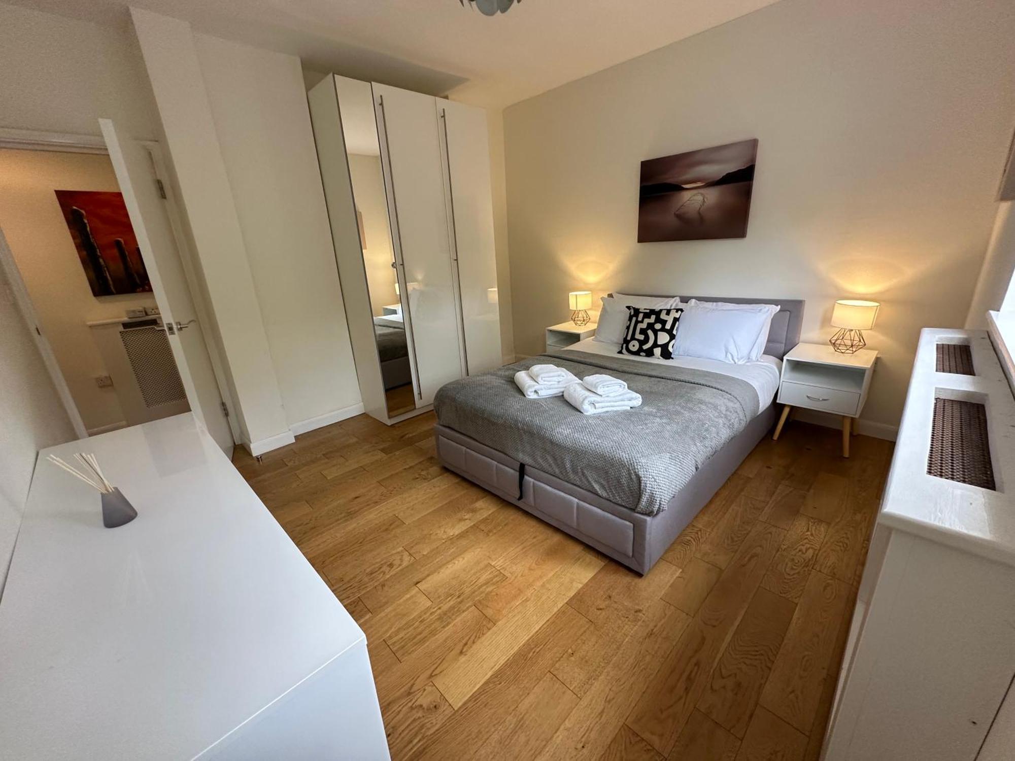 Apartment Quiet Residential Area Modern And Cozy Two Bed In Hampstead