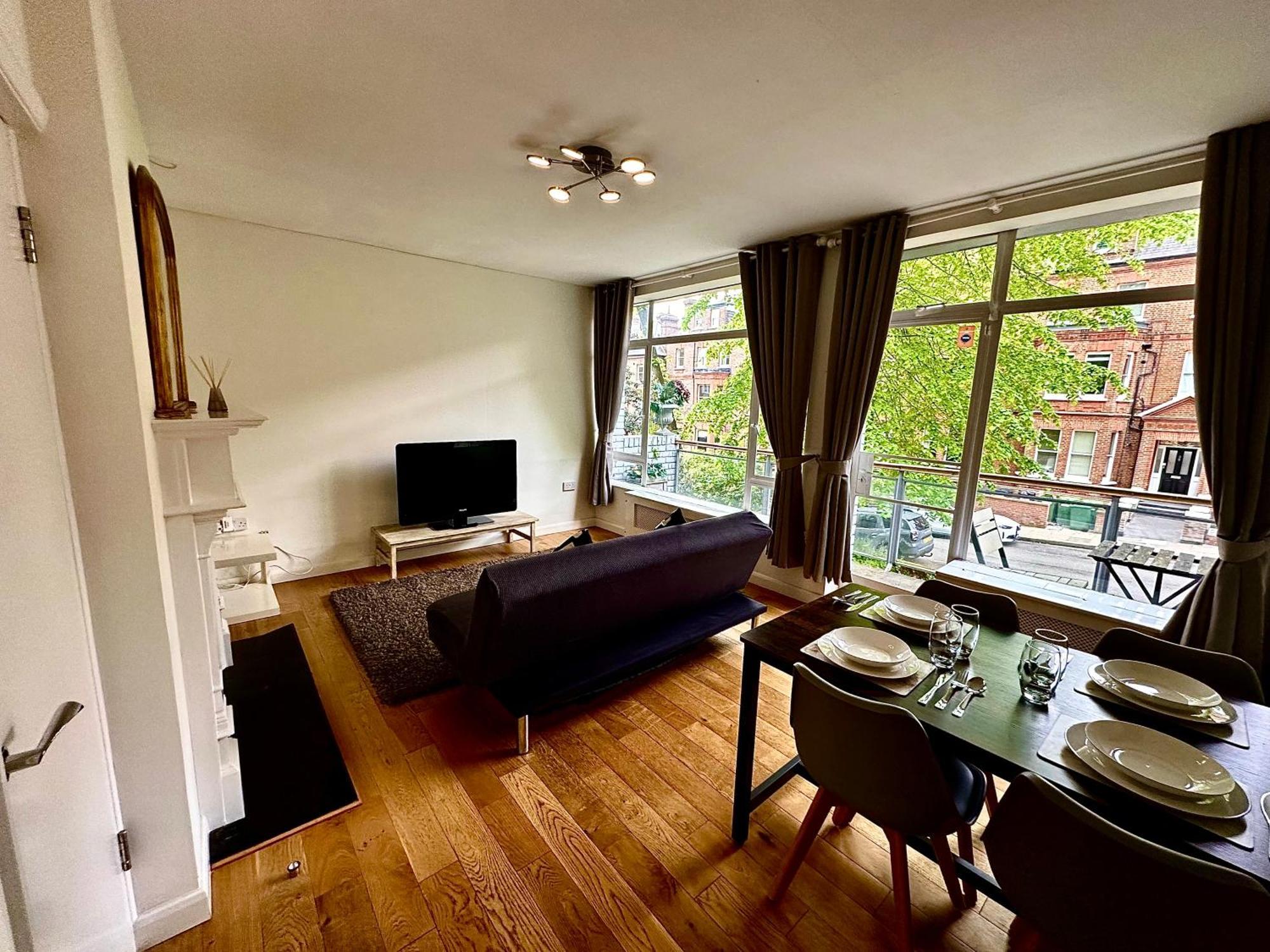 Quiet Residential Area Modern And Cozy Two Bed In Hampstead * London