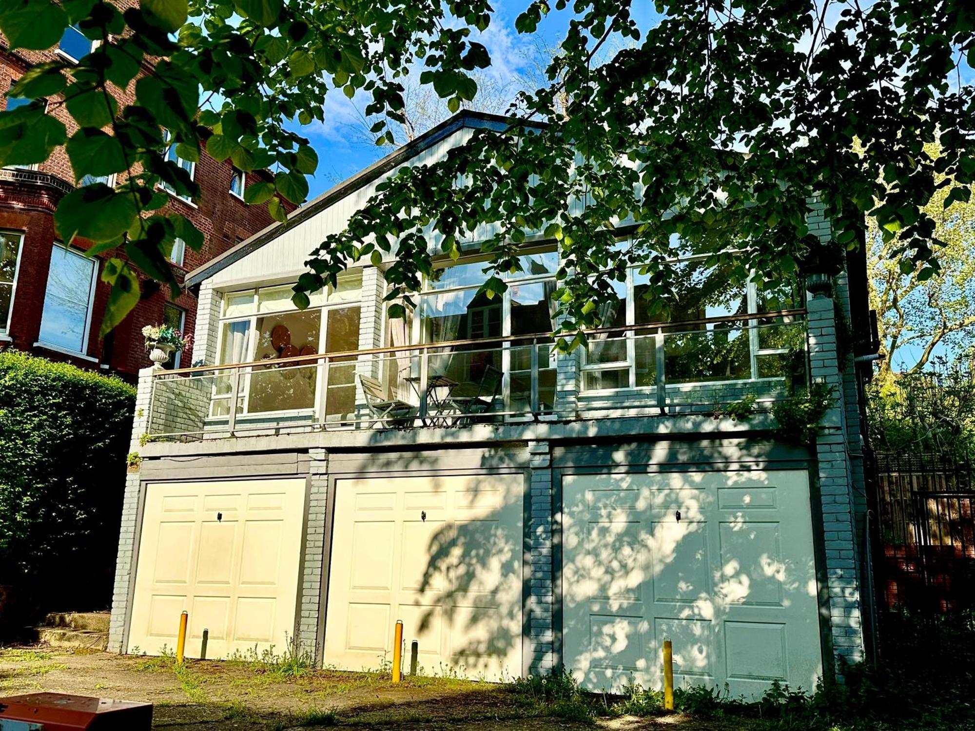 Quiet Residential Area Modern And Cozy Two Bed In Hampstead Apartment