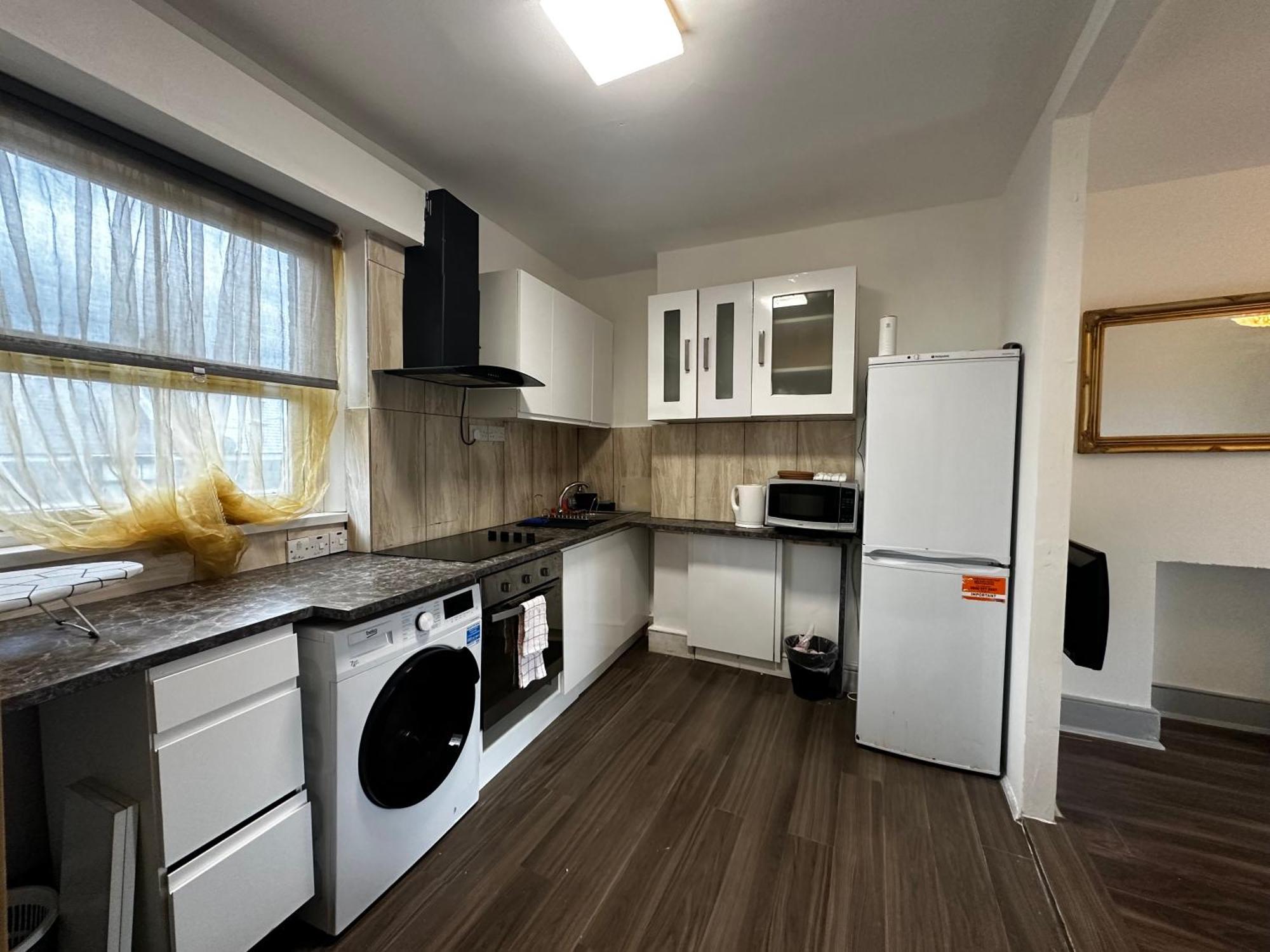 Homestay Mileend 4 Large Master Bedroom *