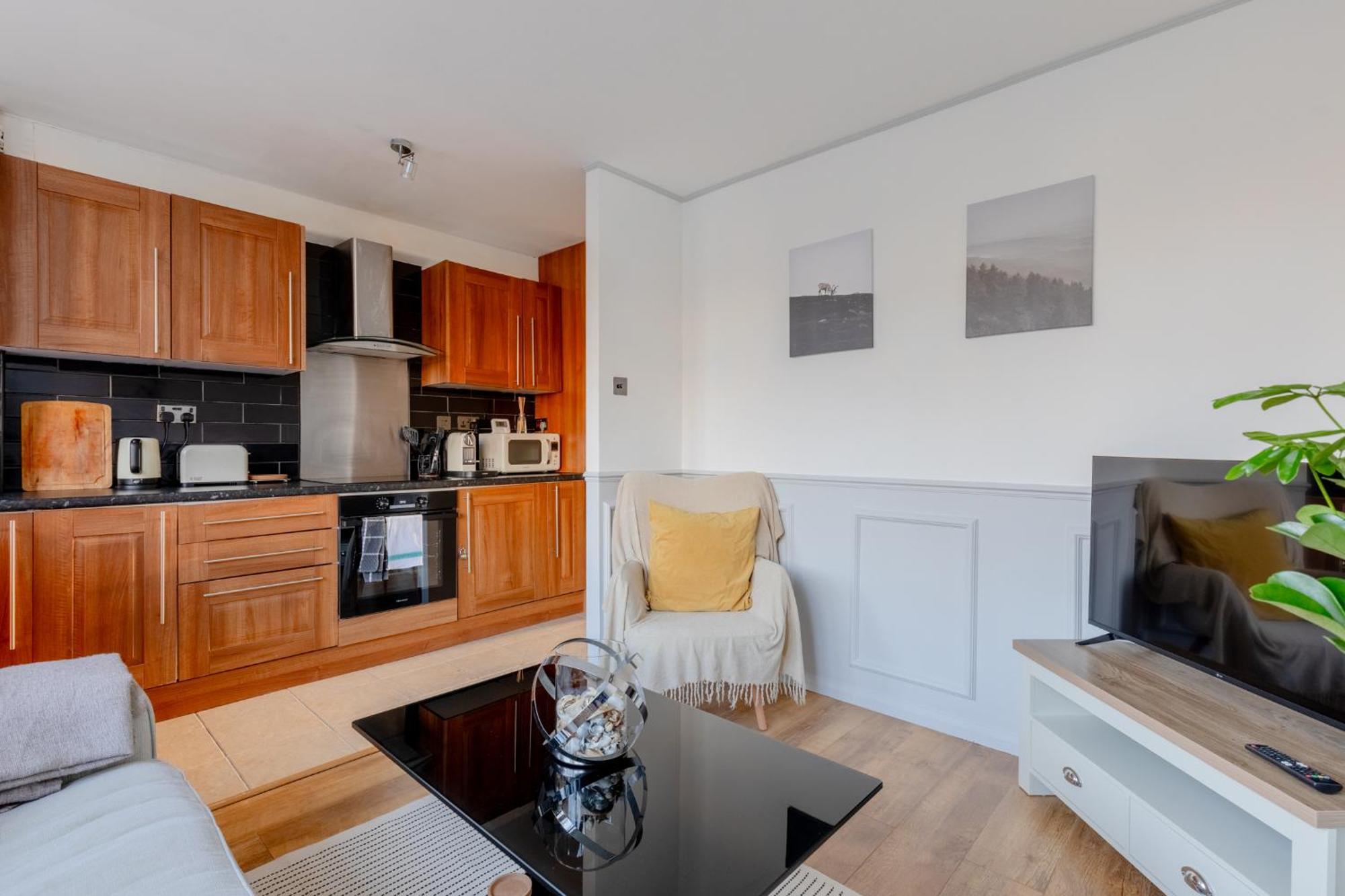 Quaint 1bd Flat With Balcony In Maida Vale
