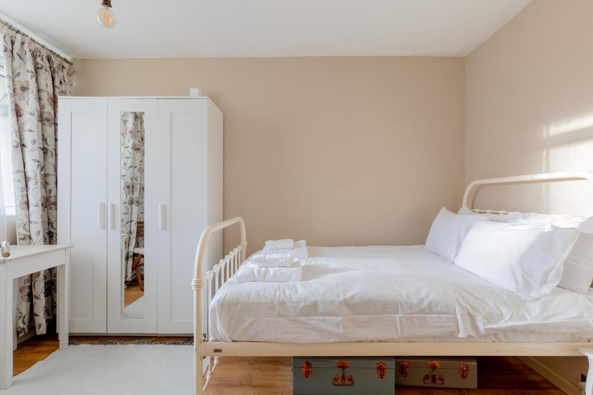 Quaint 1bd Flat With Balcony In Maida Vale *