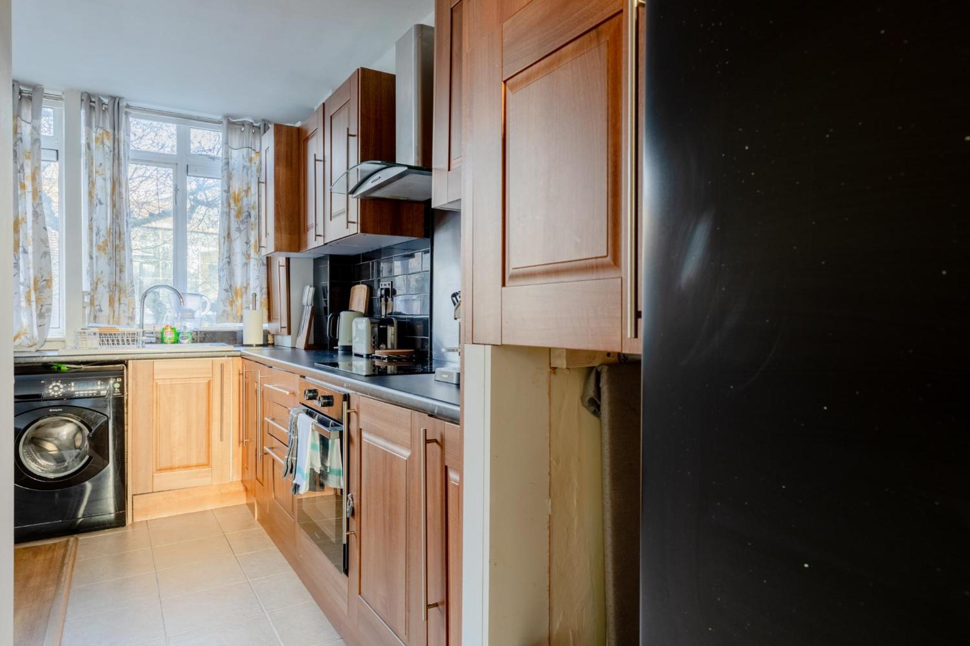 Quaint 1bd Flat With Balcony In Maida Vale Apartment