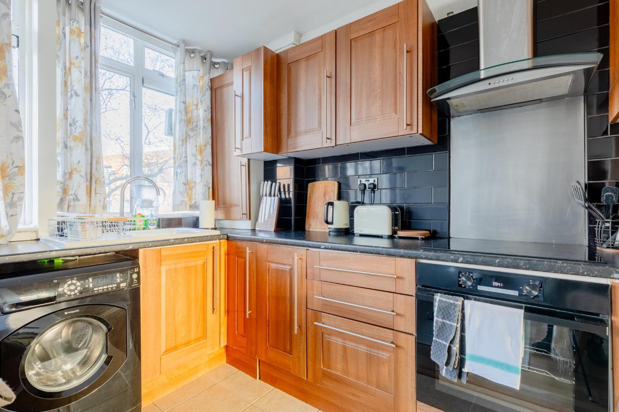 Quaint 1bd Flat With Balcony In Maida Vale London