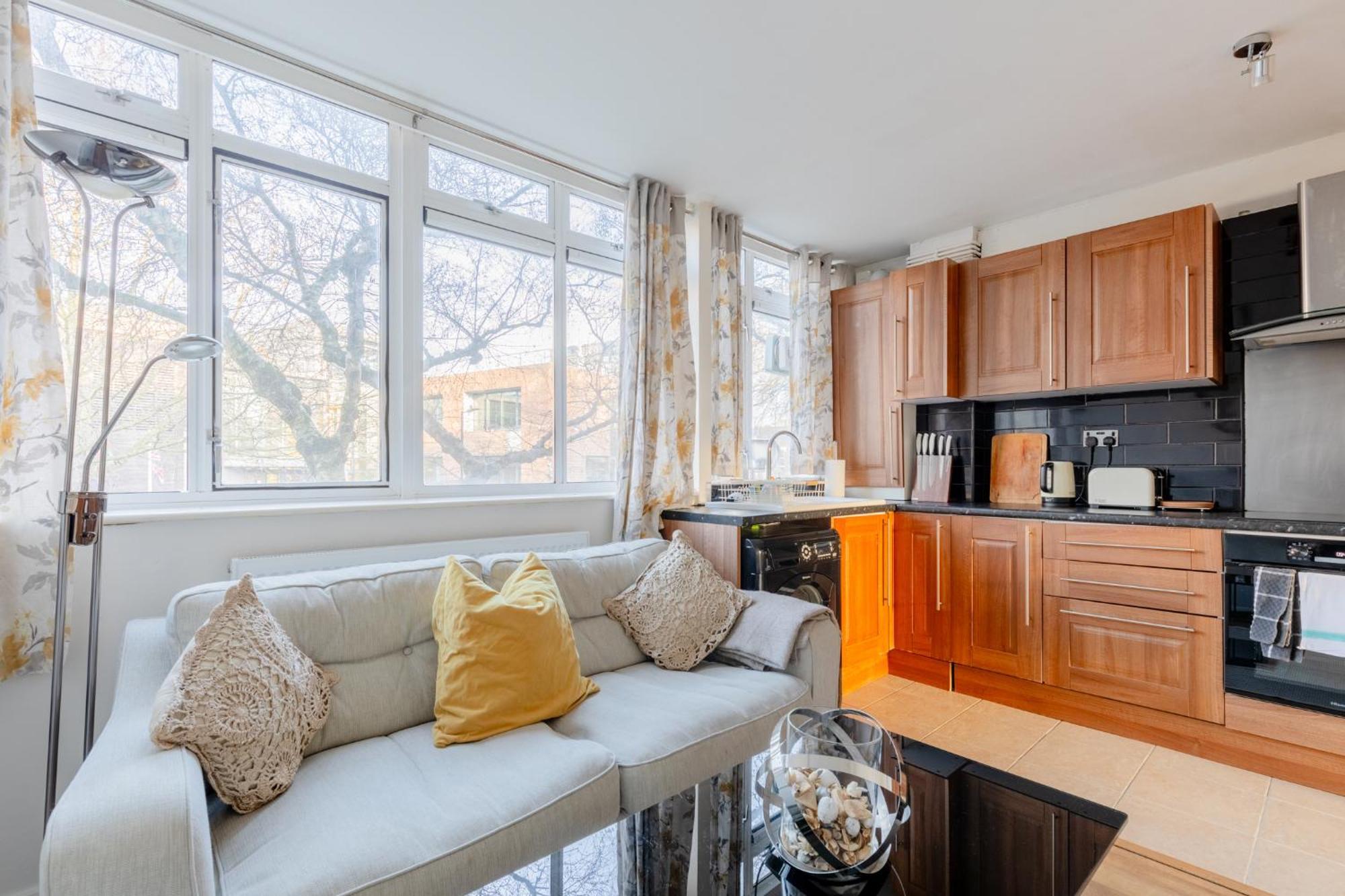 Quaint 1bd Flat With Balcony In Maida Vale