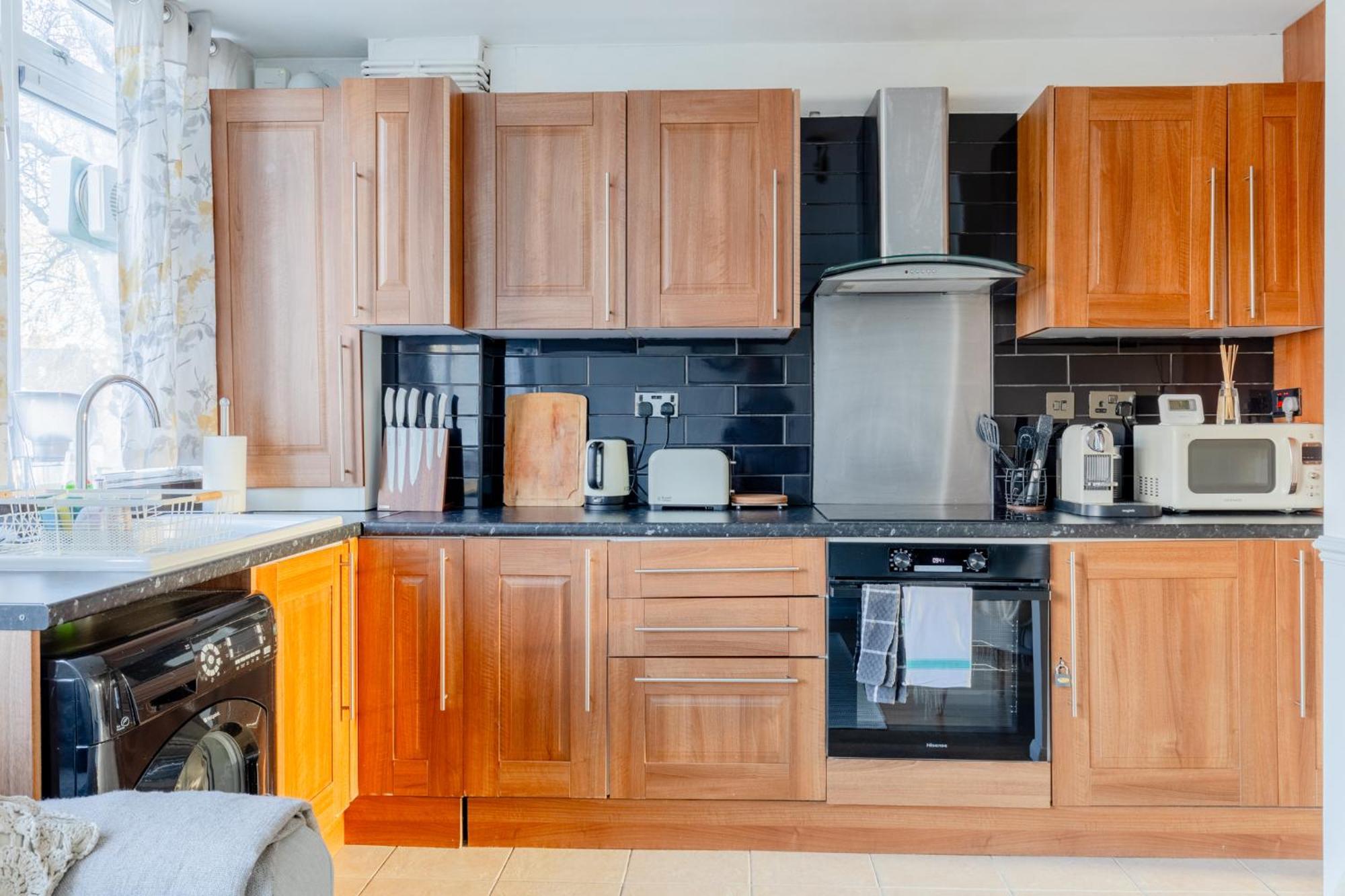 Quaint 1bd Flat With Balcony In Maida Vale * London