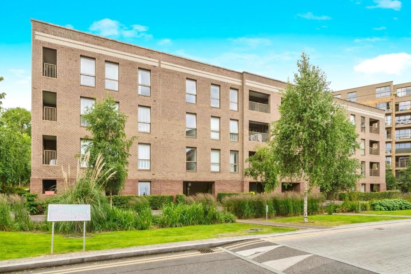 Large 2 Bed Lewisham Catford - Long Allowed *
