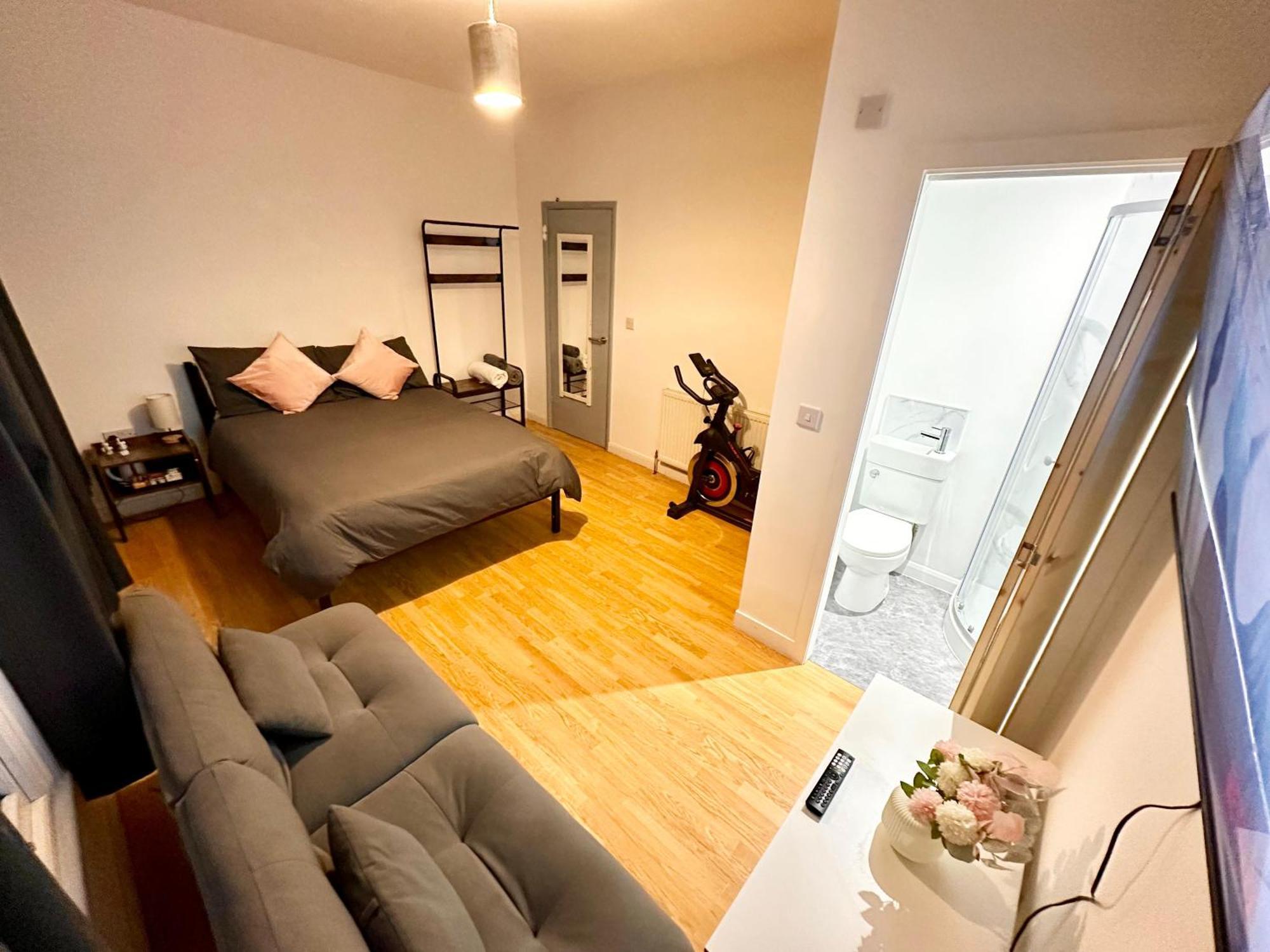 41b Flat Near Zone 1 * London