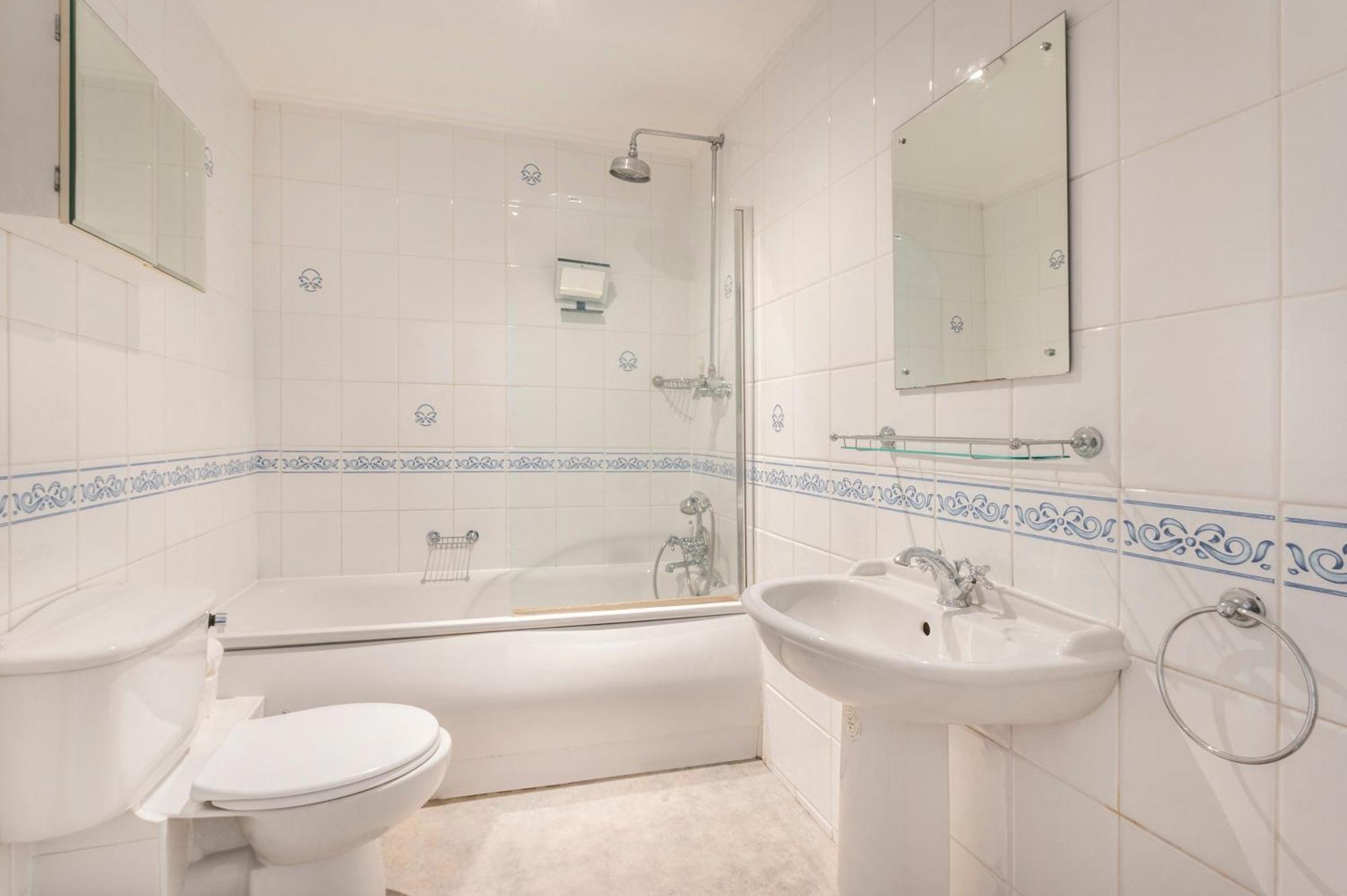 Apartment 2 Min Walk Earls Court Station - Luxury 2 Bedroom Flat London