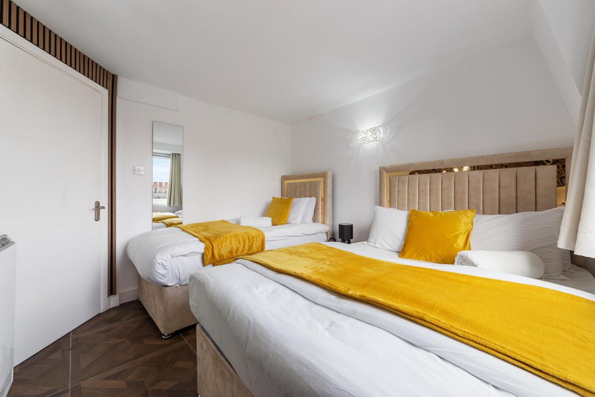 Stylish 2 Bedroom In The Heart Of Soho Gs5 Londen
