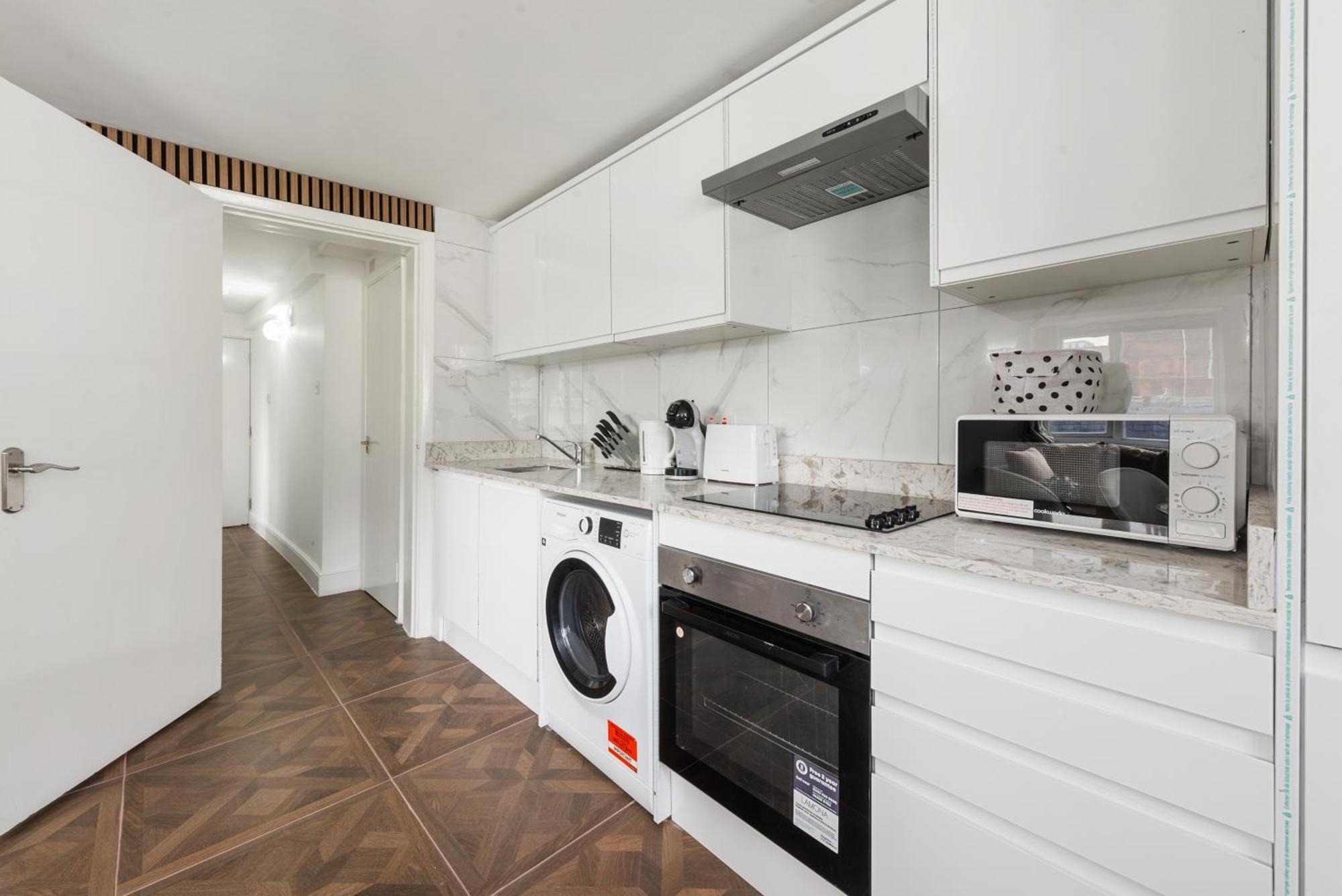 Stylish 2 Bedroom In The Heart Of Soho Gs5 Londen