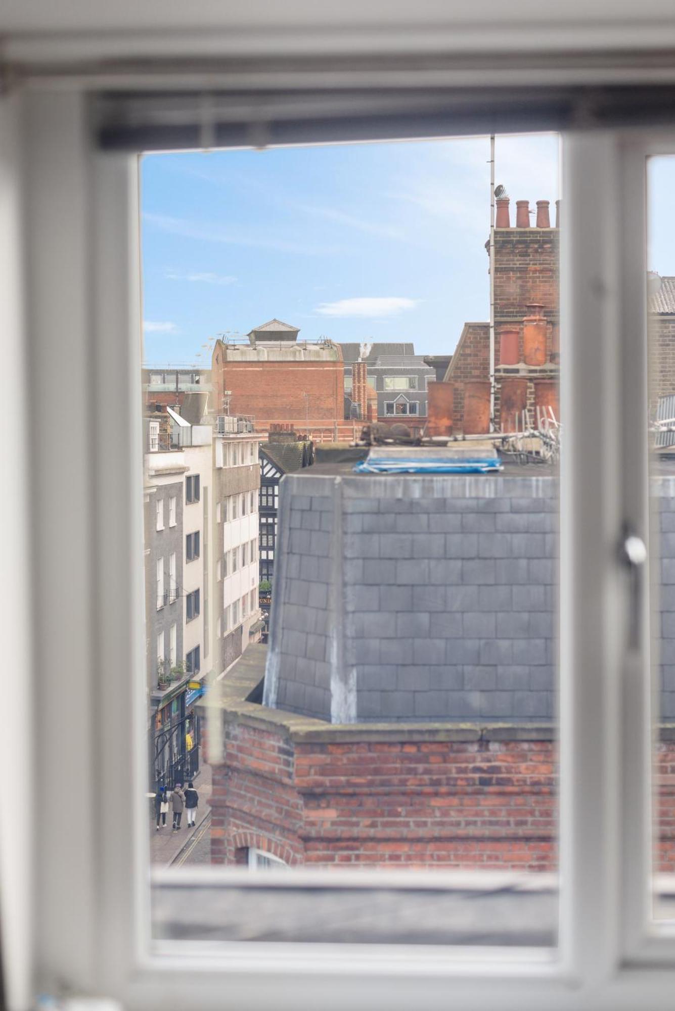 Stylish 2 Bedroom In The Heart Of Soho Gs5 Londen