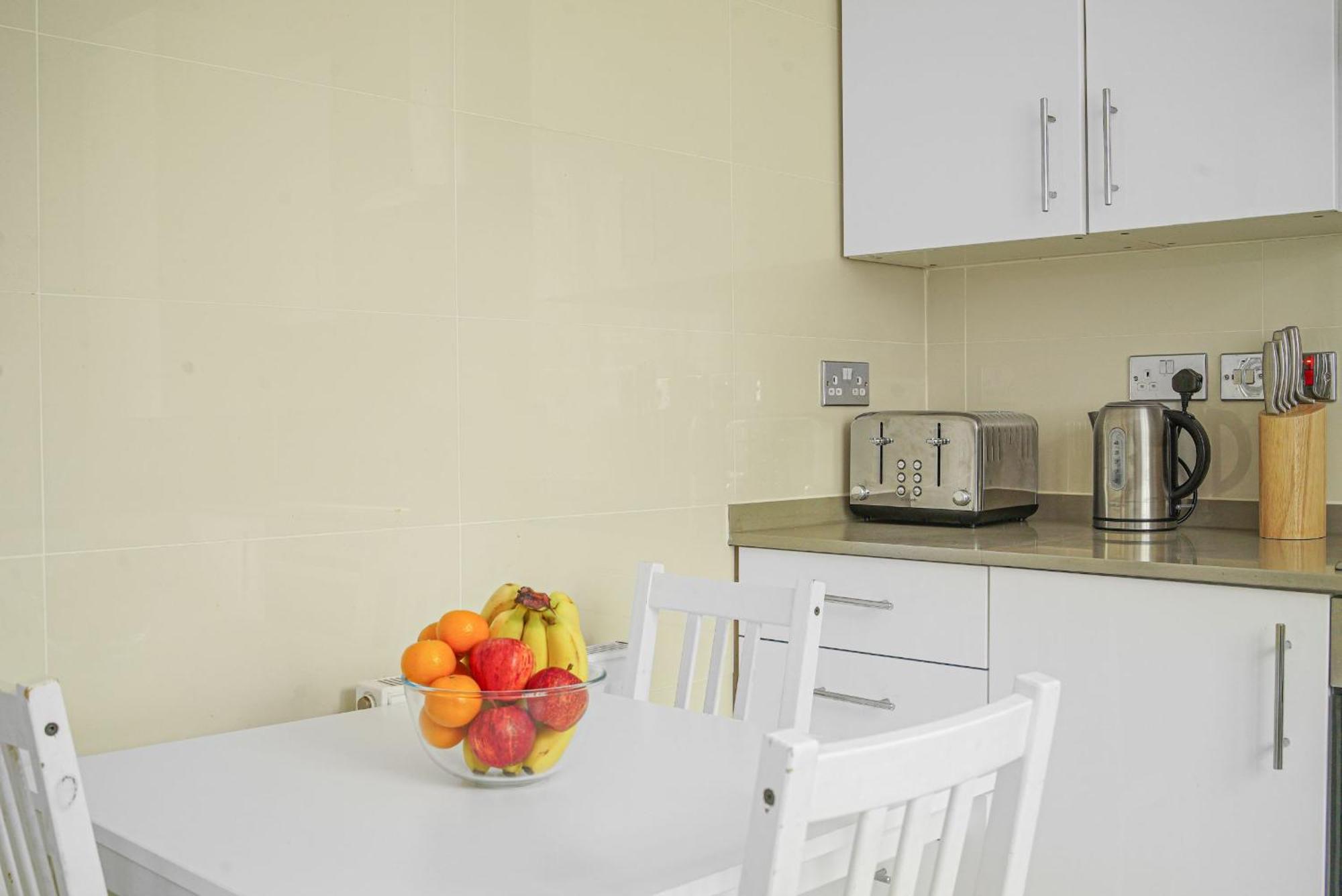 Bnbnova - Paddington - 3br With Balcony Apartment
