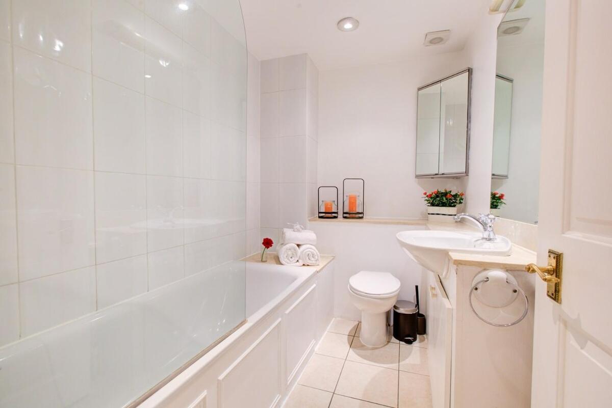 1 Bdr Flat In Marylebone Apartment London